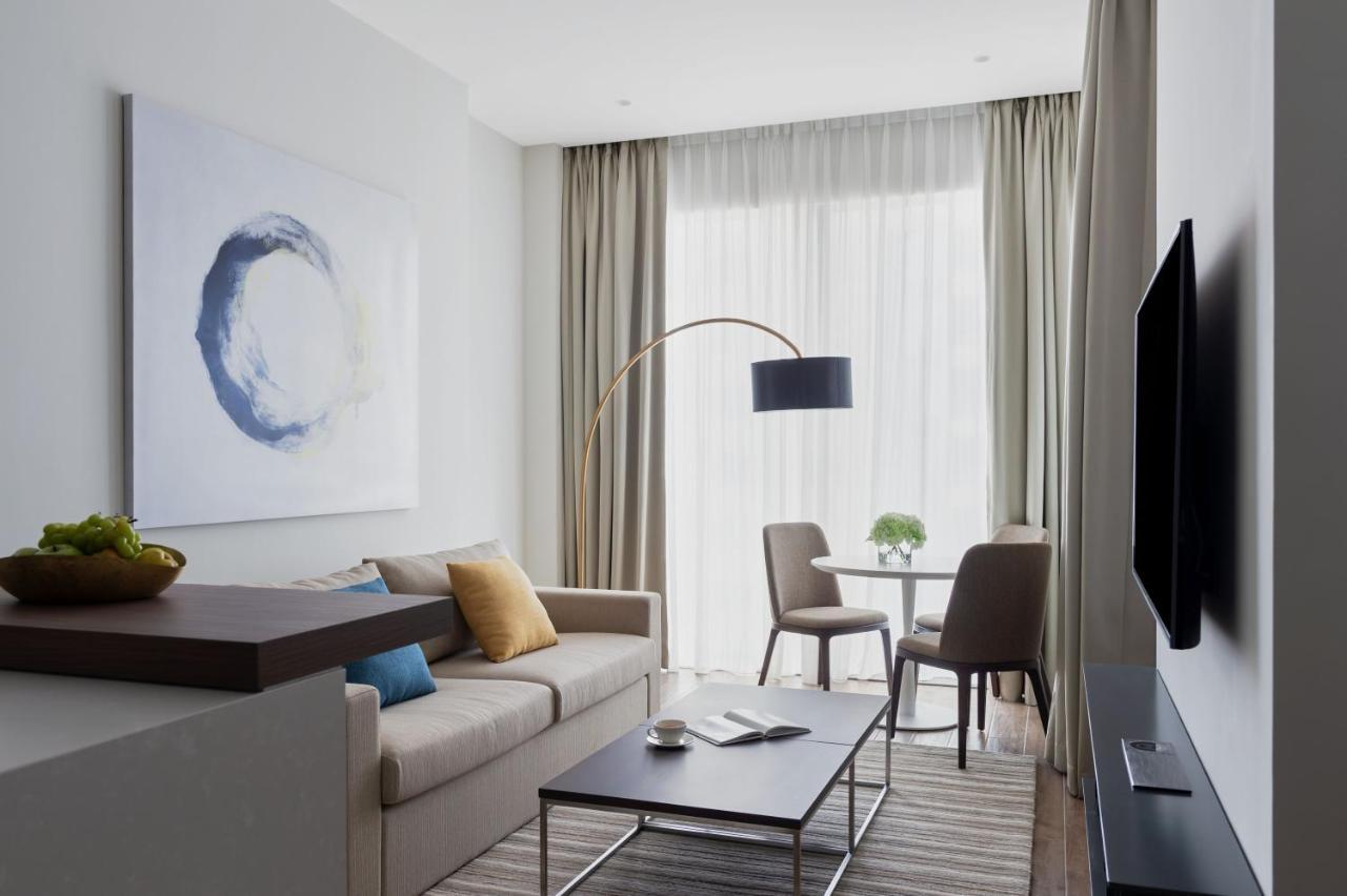 Estudio Executive con balcón