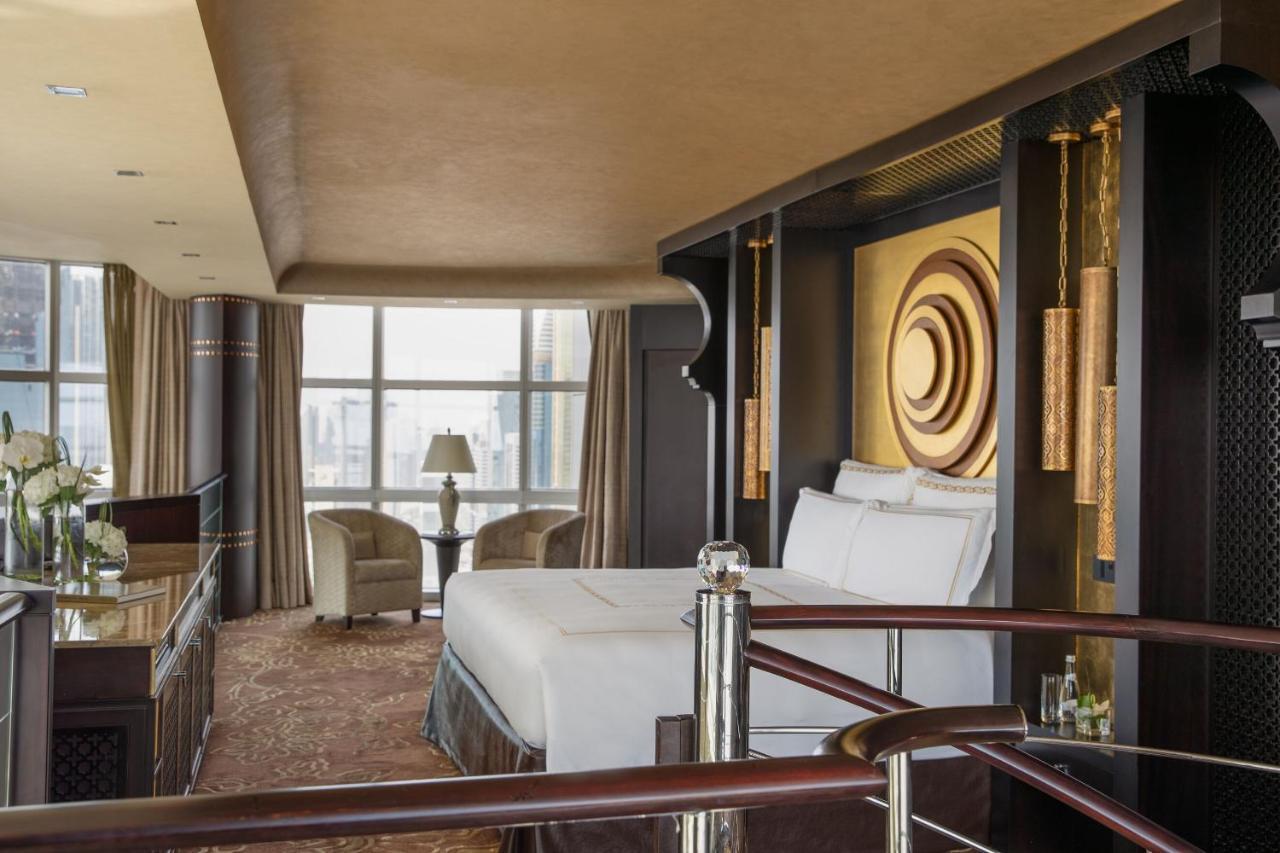 Suite Royal con vistas panorámicas al perfil urbano, transporte desde el aeropuerto, conexión directa al Museum of The Future, desayuno gratuito, té de la tarde, cócteles al atardecer, aperitivos y canapés