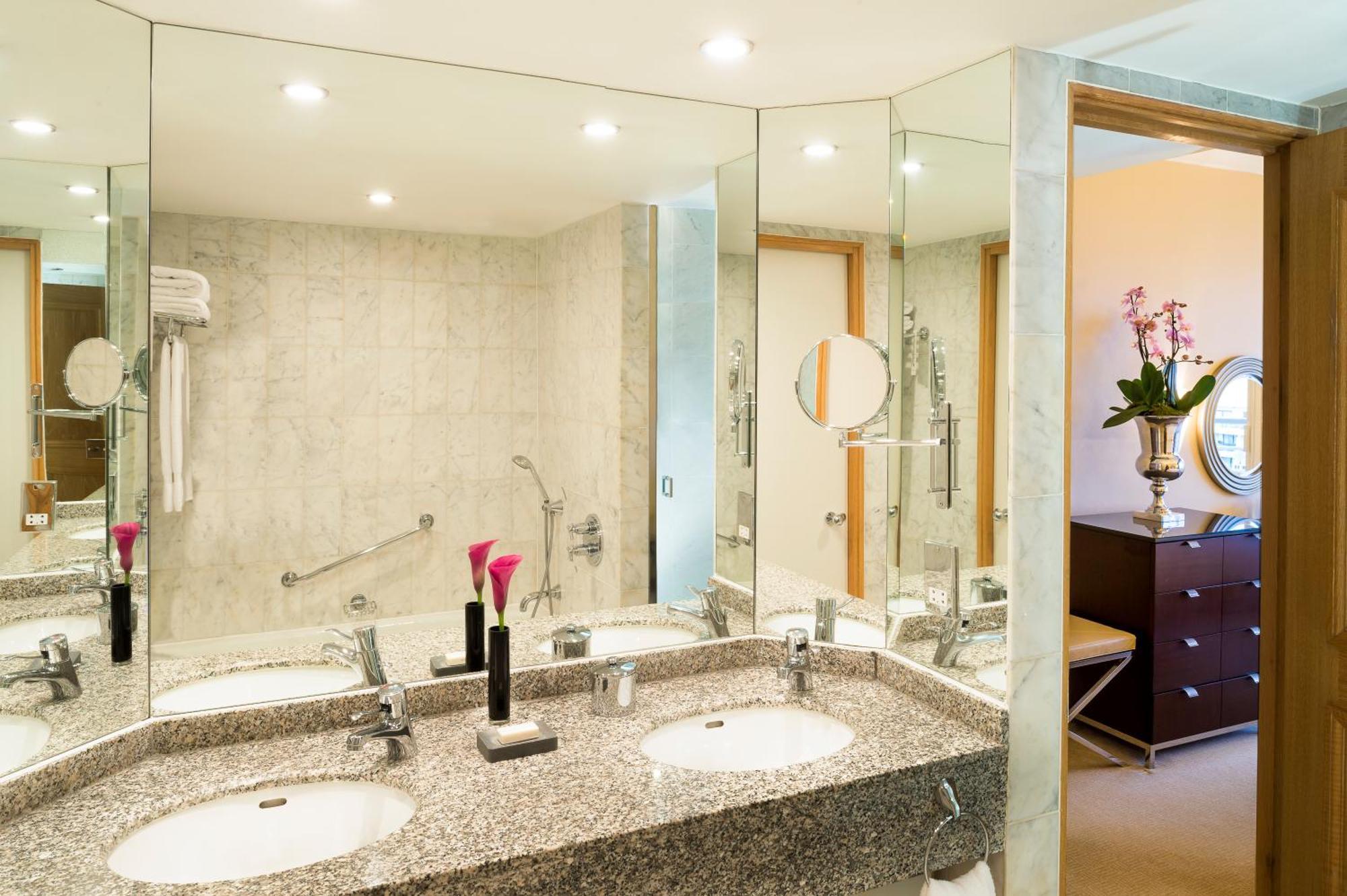 Suite Puerto Deportivo con cama extragrande
