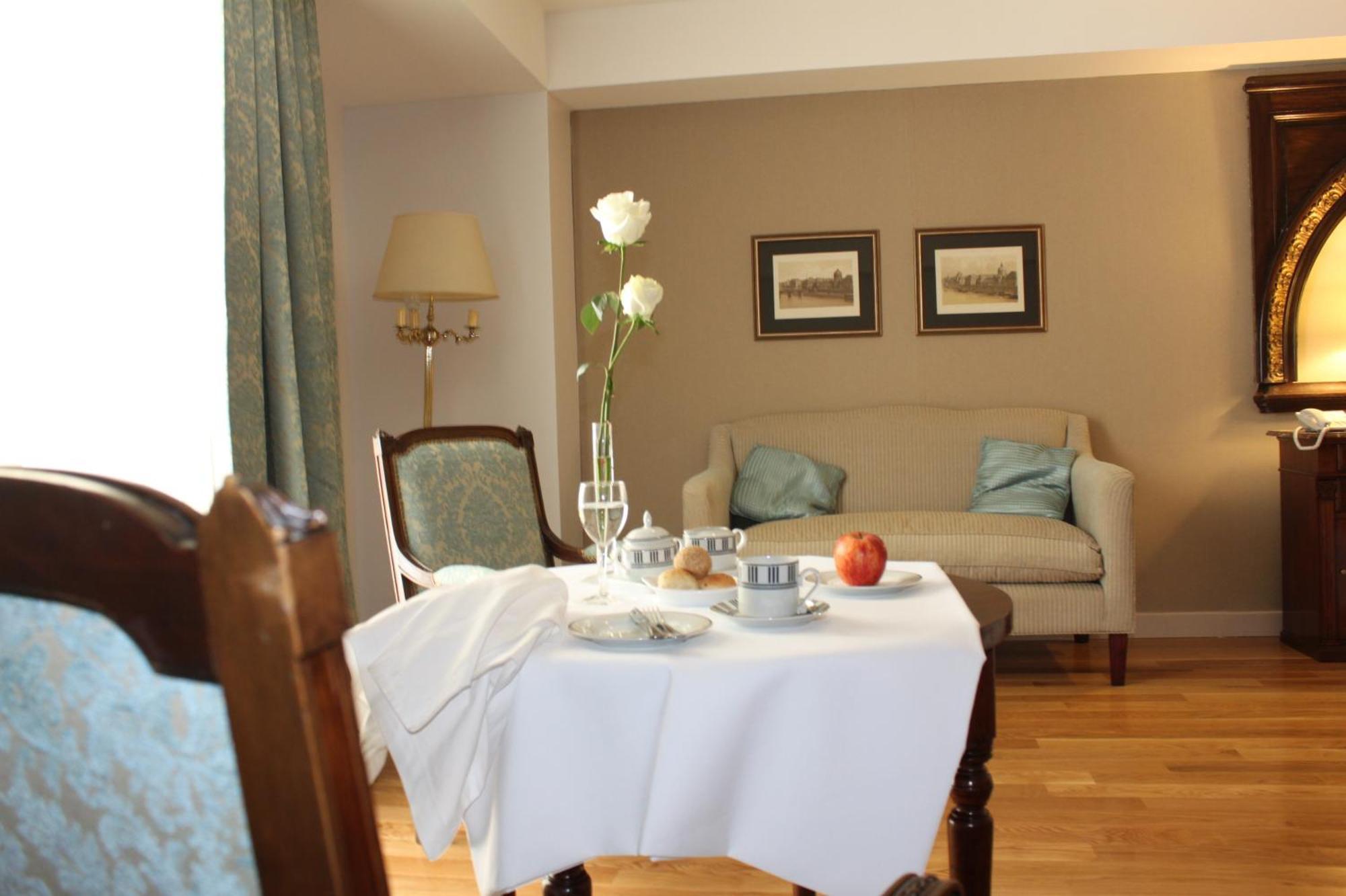 Executive Deluxe Suite,1277519548:JPEG