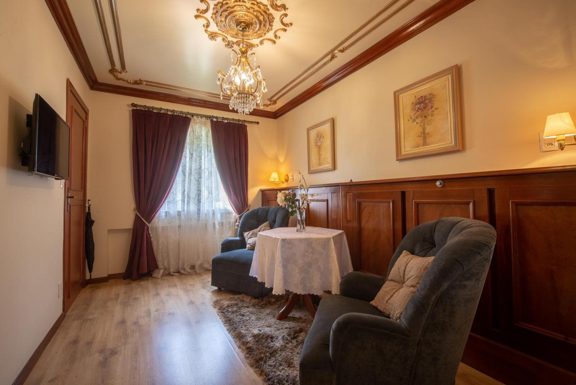 Suite Chalet Familiar con piscina