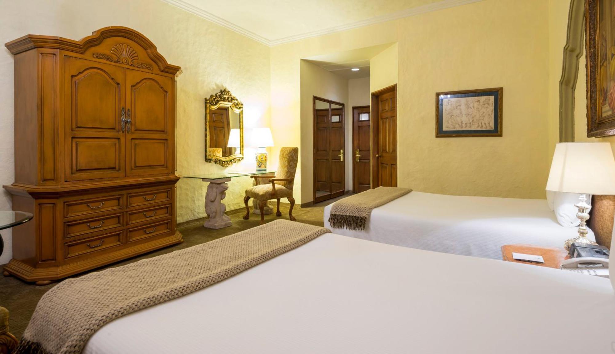Master Suite Two Beds,1432452355:JPEG