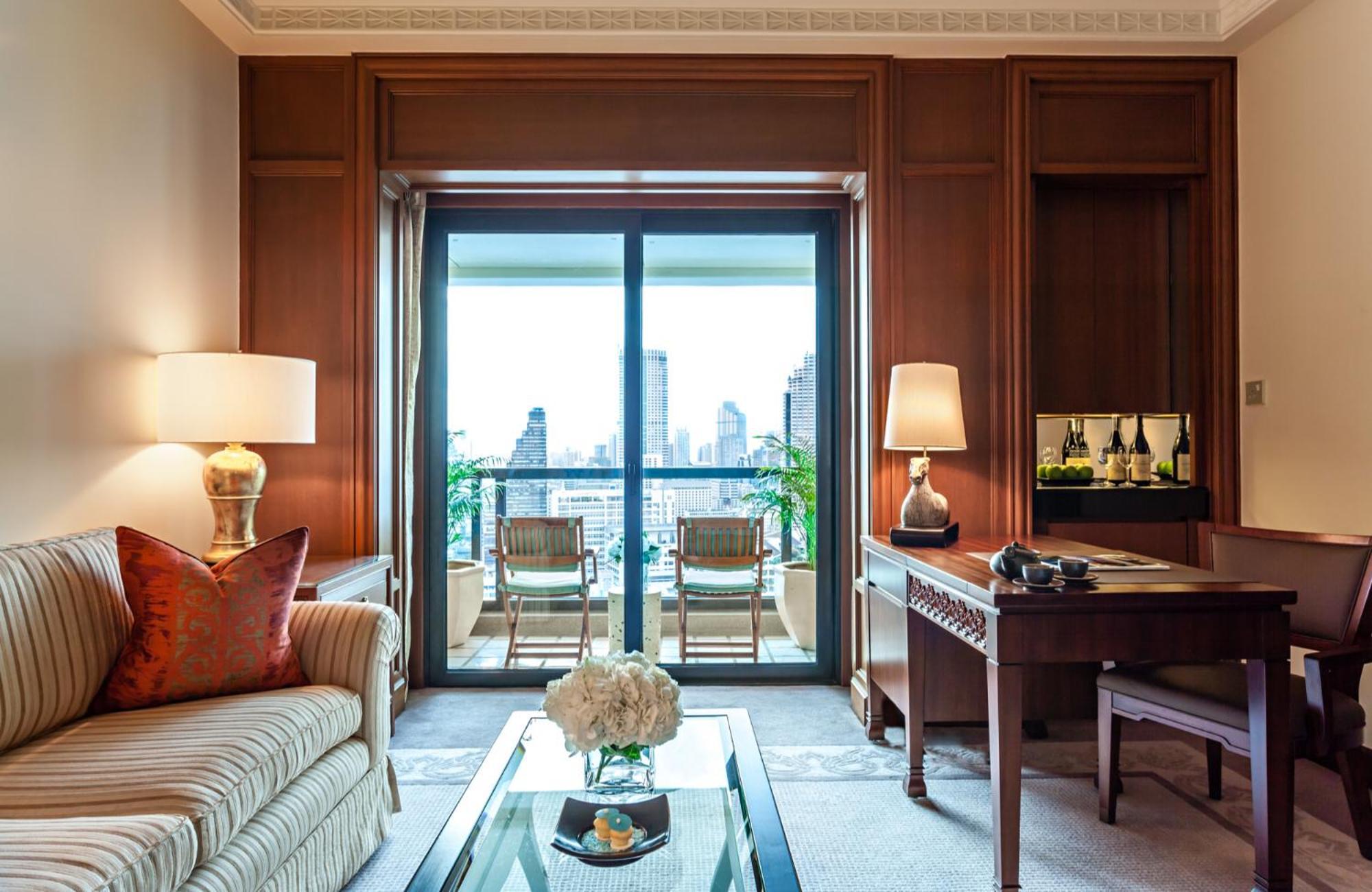 Habitación Grand Deluxe con cama extragrande y balcón