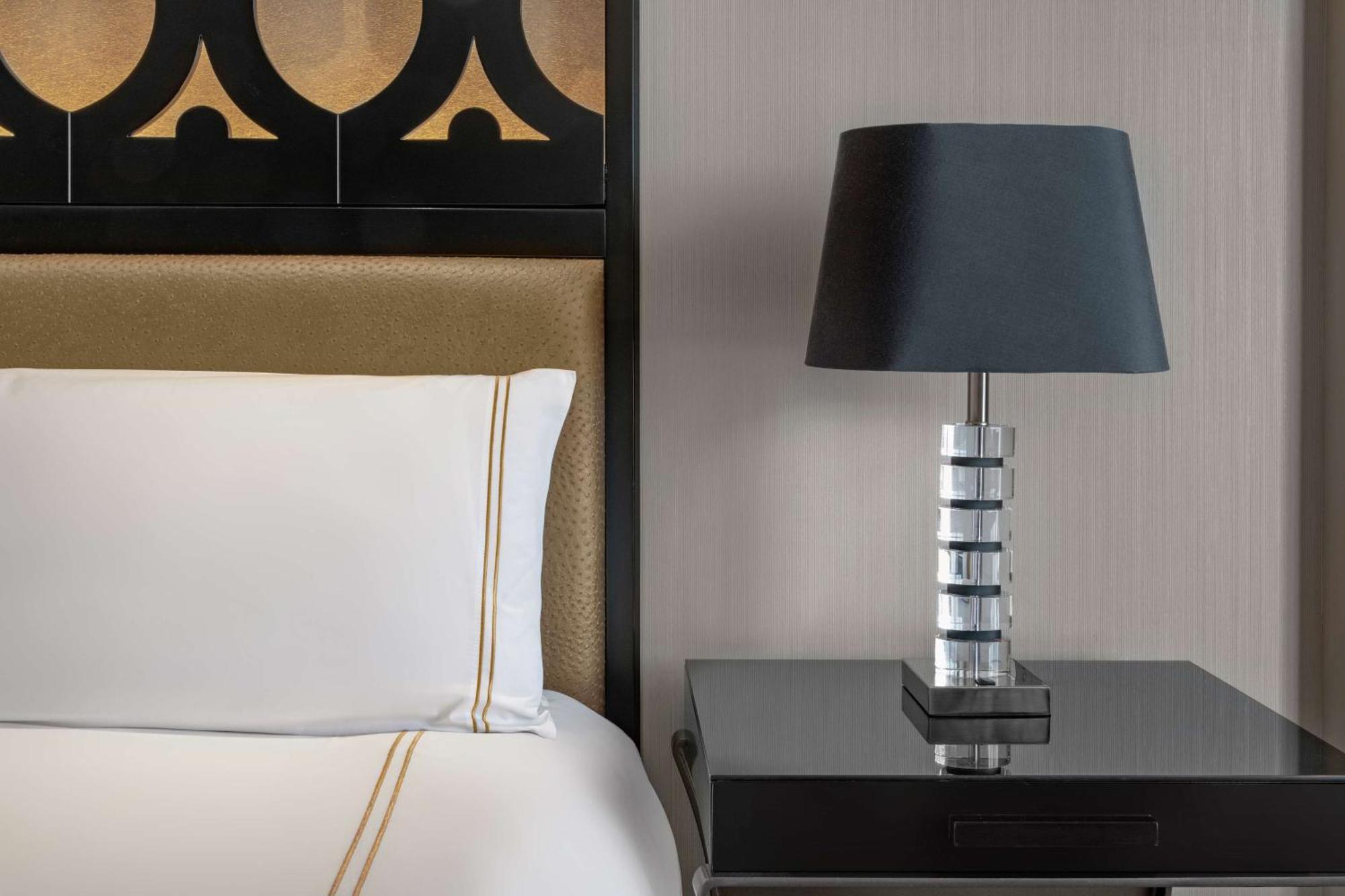 Habitación Executive con cama extragrande y balcón