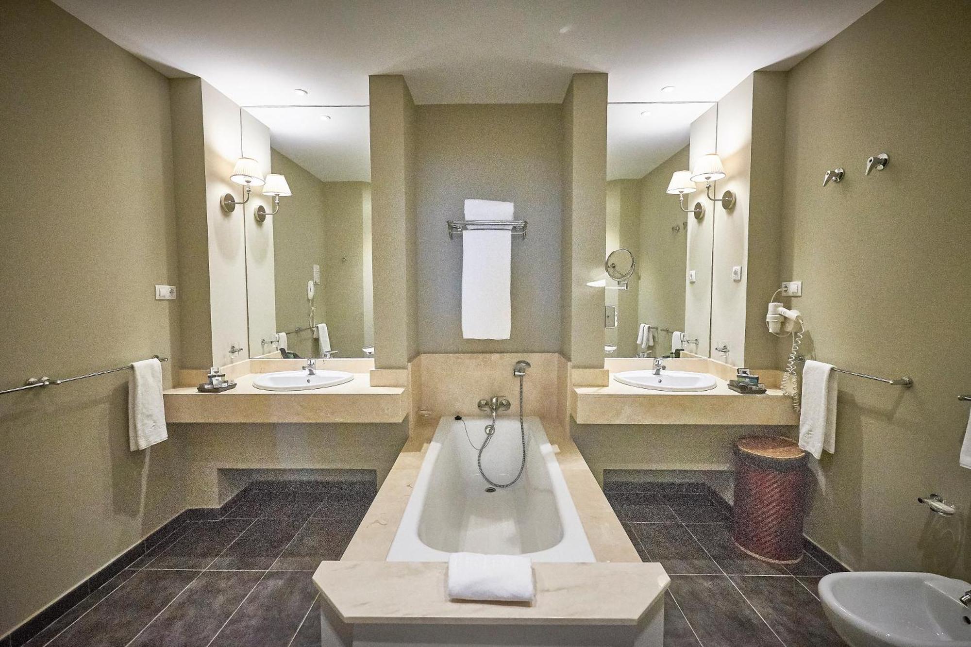 Suite de 2 dormitorios (2 adultos + 3 niños)