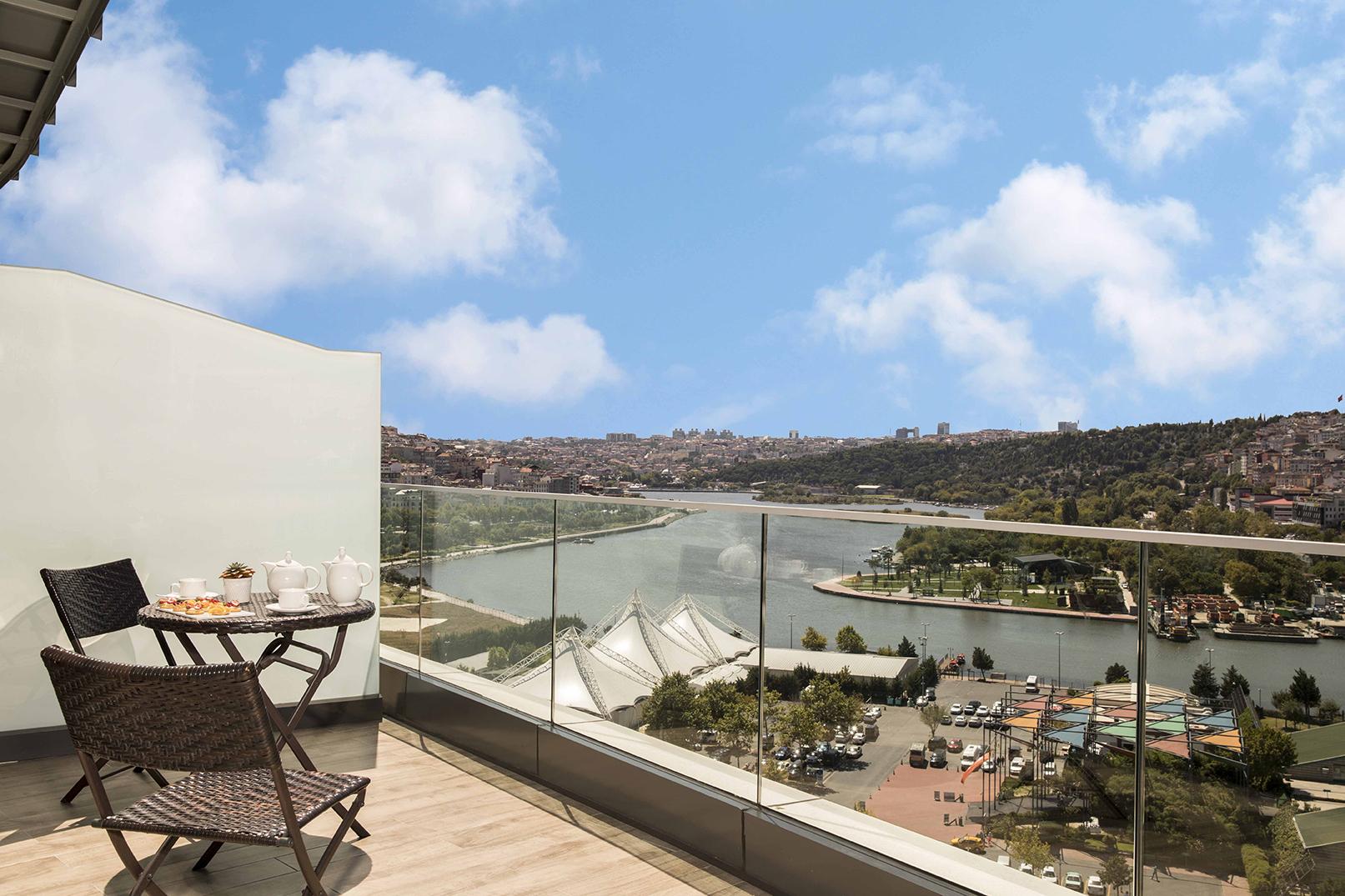 Suite con terraza y vistas al mar