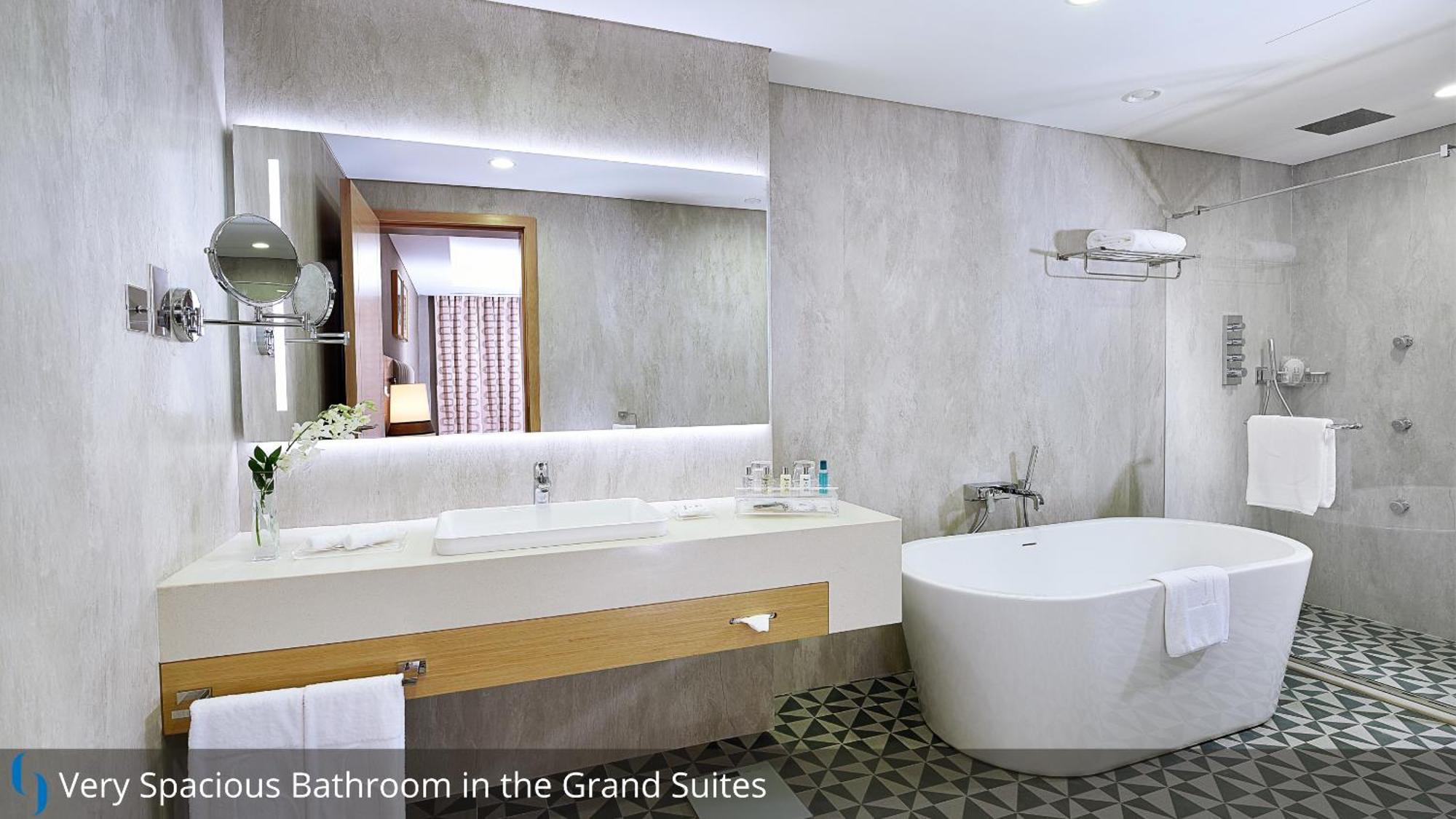 Suite Grand de 1 dormitorio con traslados de lujo gratuitos a la playa de Jumeirah y al centro comercial Mall of Emirates