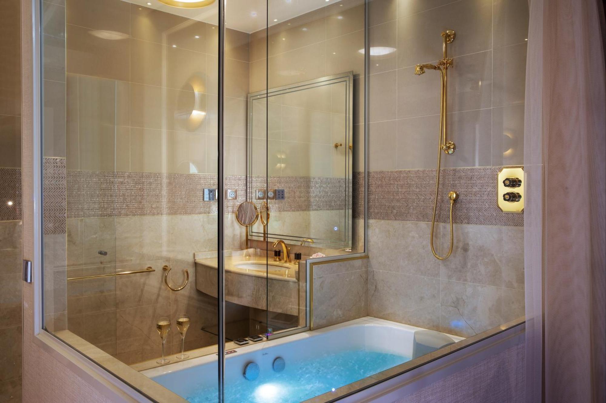 Deluxe Room - Passion with Jacuzzi
