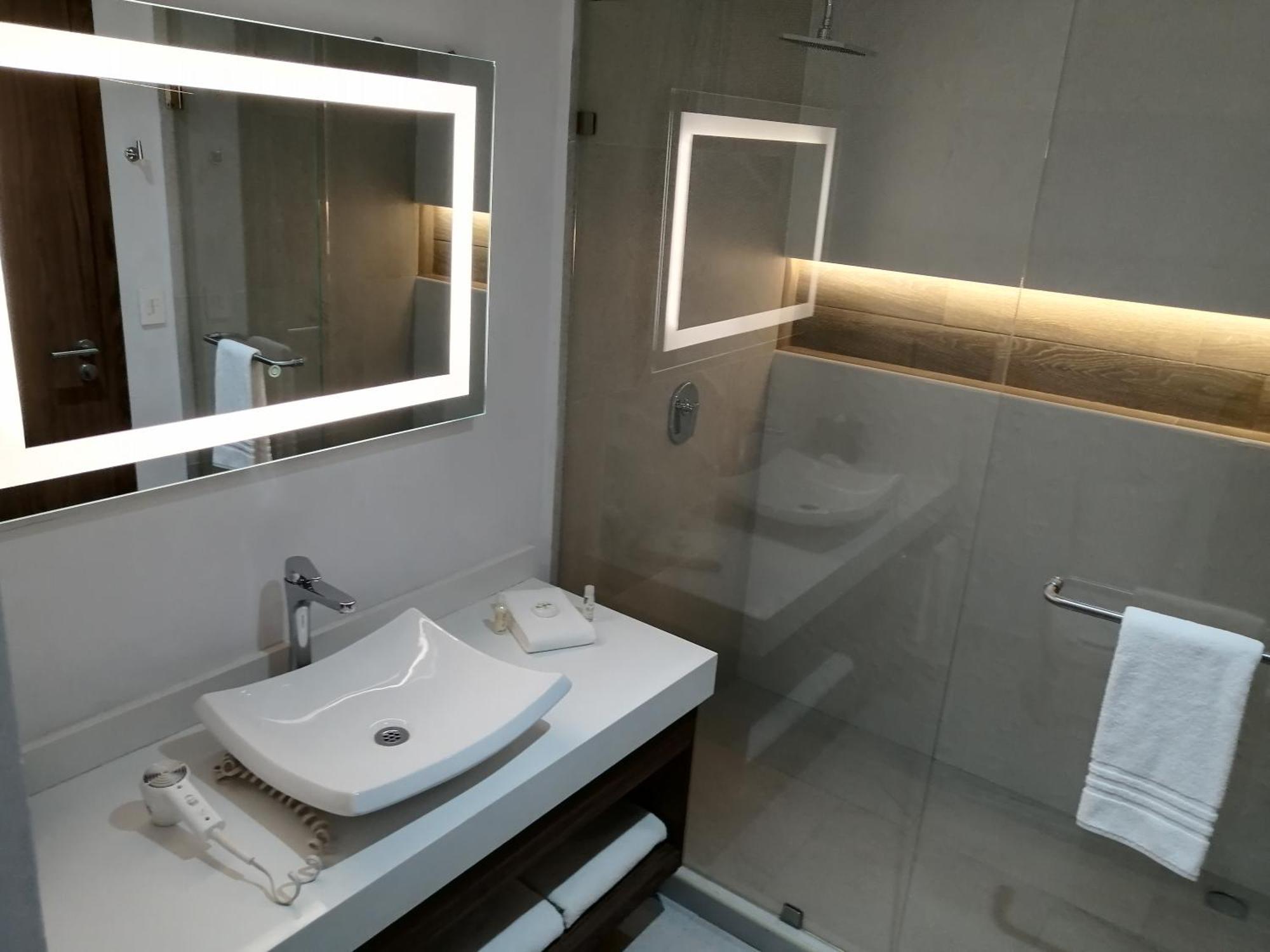 Queen Room with Two Queen Beds - Non-Smoking,1747163128:JPEG