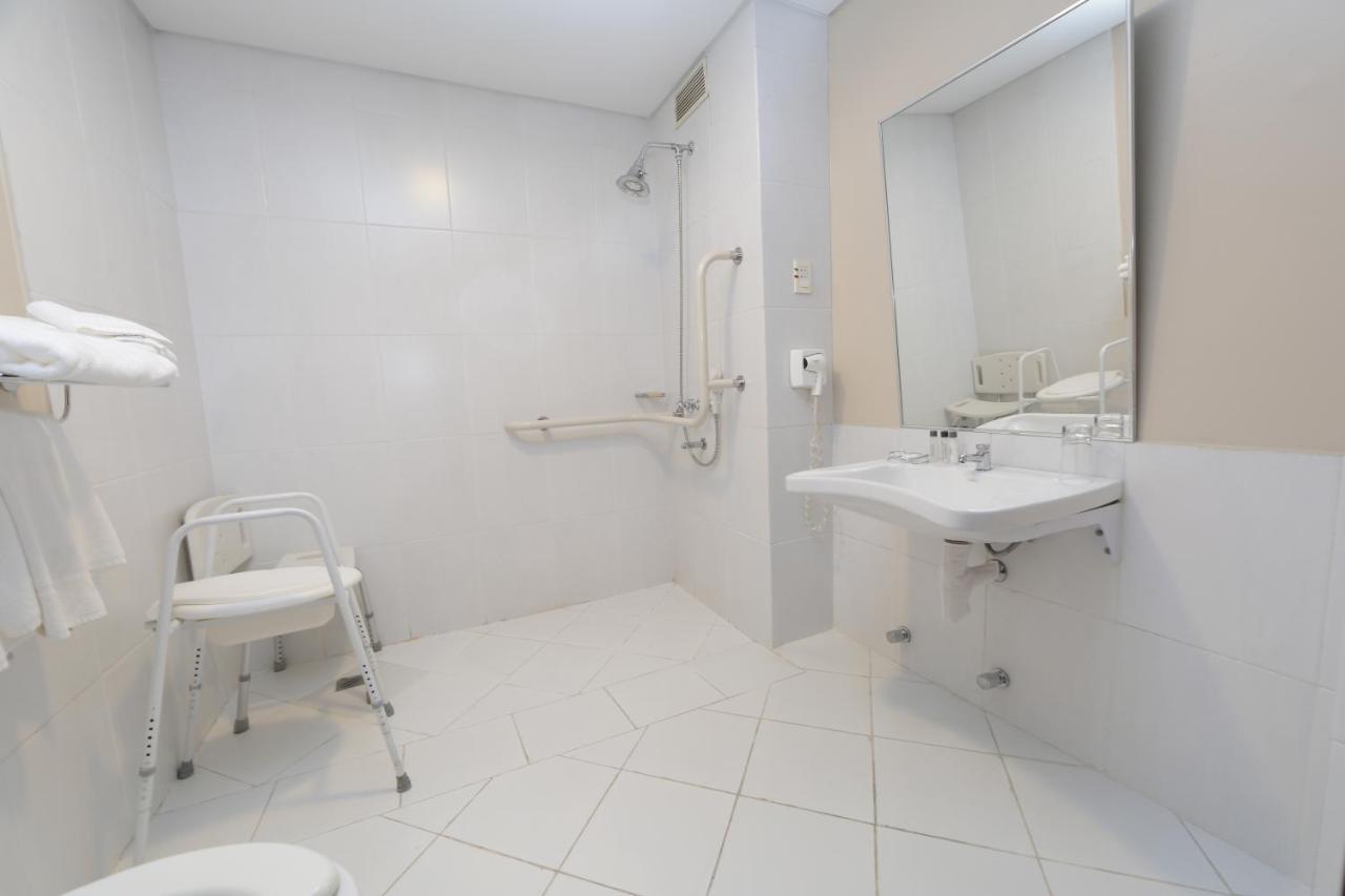 Habitación Estándar con cama extragrande - Adaptada para personas de movilidad reducida