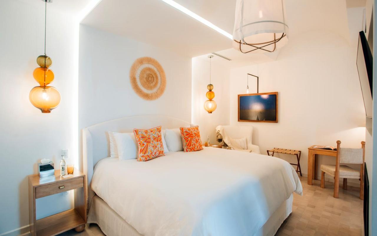 SUITE KING W/BATHTUB