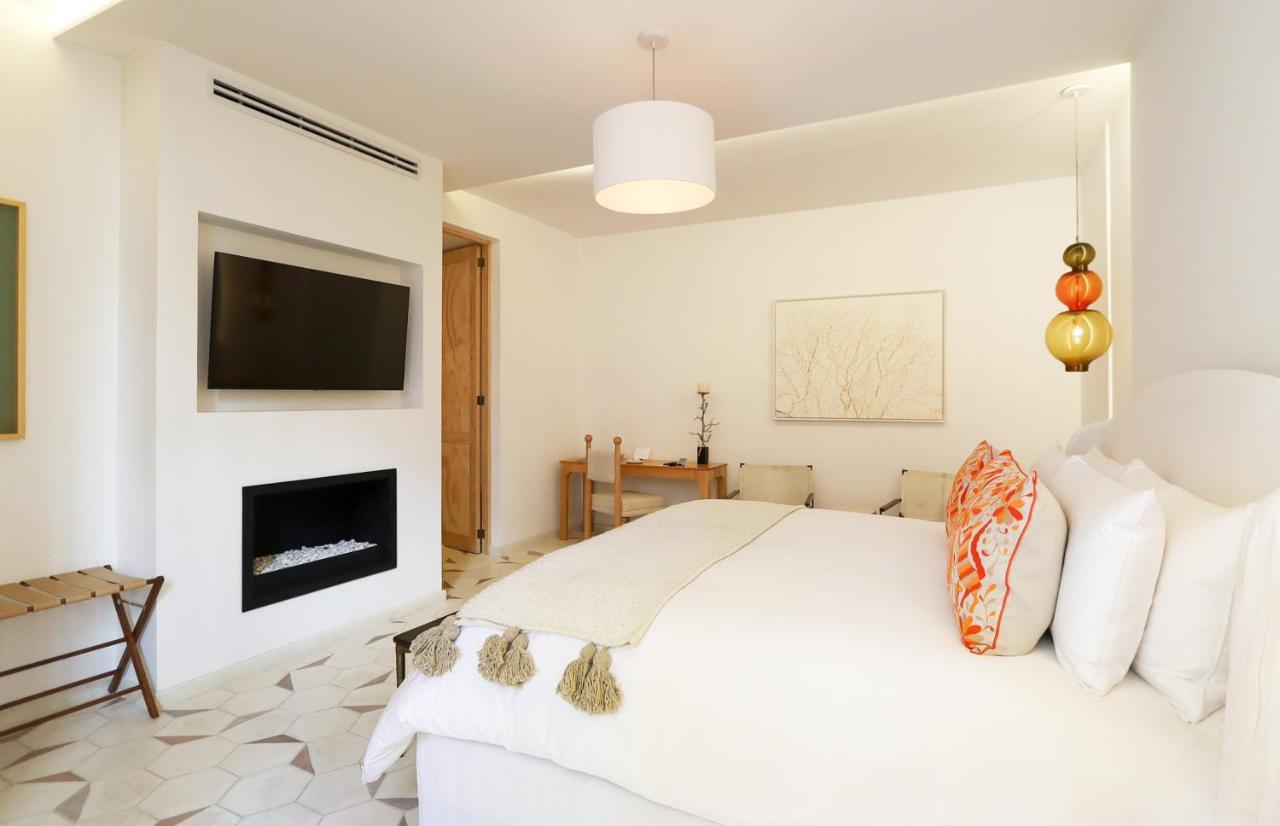 MASTER SUITE KING W/BATHTUB