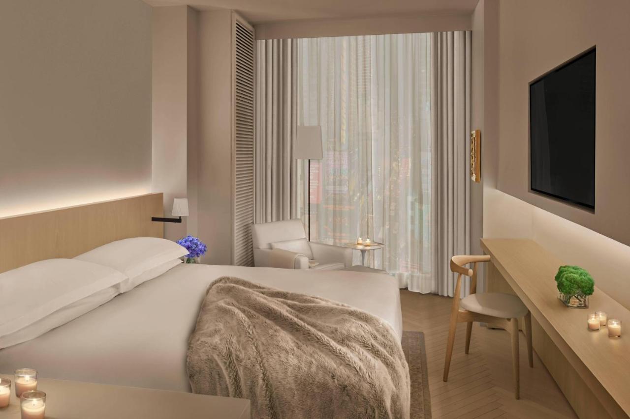 Habitación Premier con cama extragrande y vistas a Times Square - Adaptada para personas con discapacidad auditiva