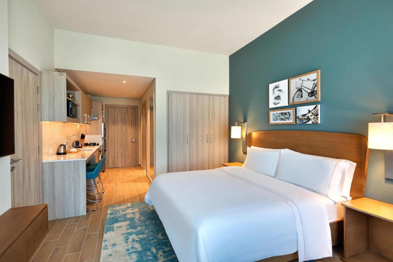 Estudio con cama extragrande (traslado gratuito al centro comercial Dubai Mall, al centro comercial Festival City Mall, a la playa J1 y a la estación de metro Al Jaddaf)