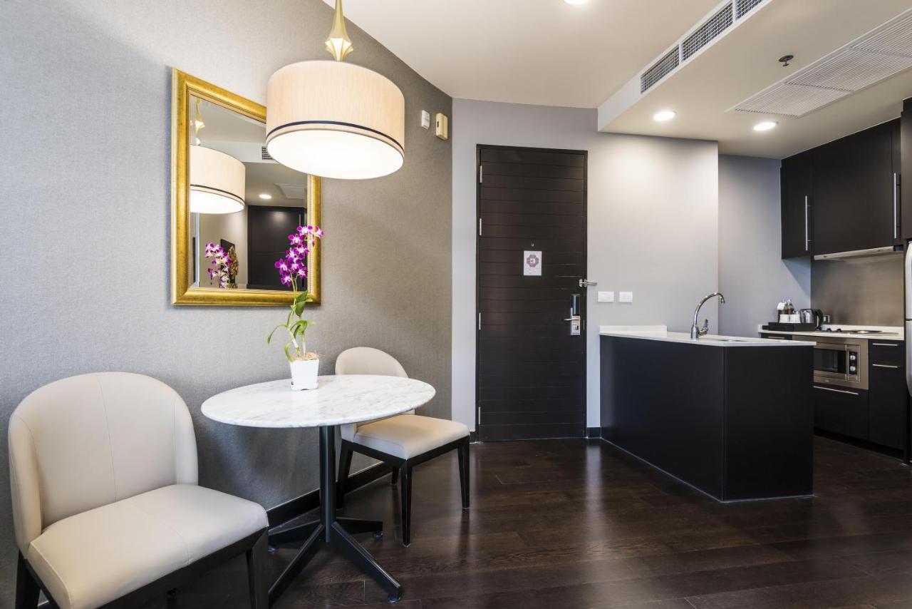 One-Bedroom Suite King River View