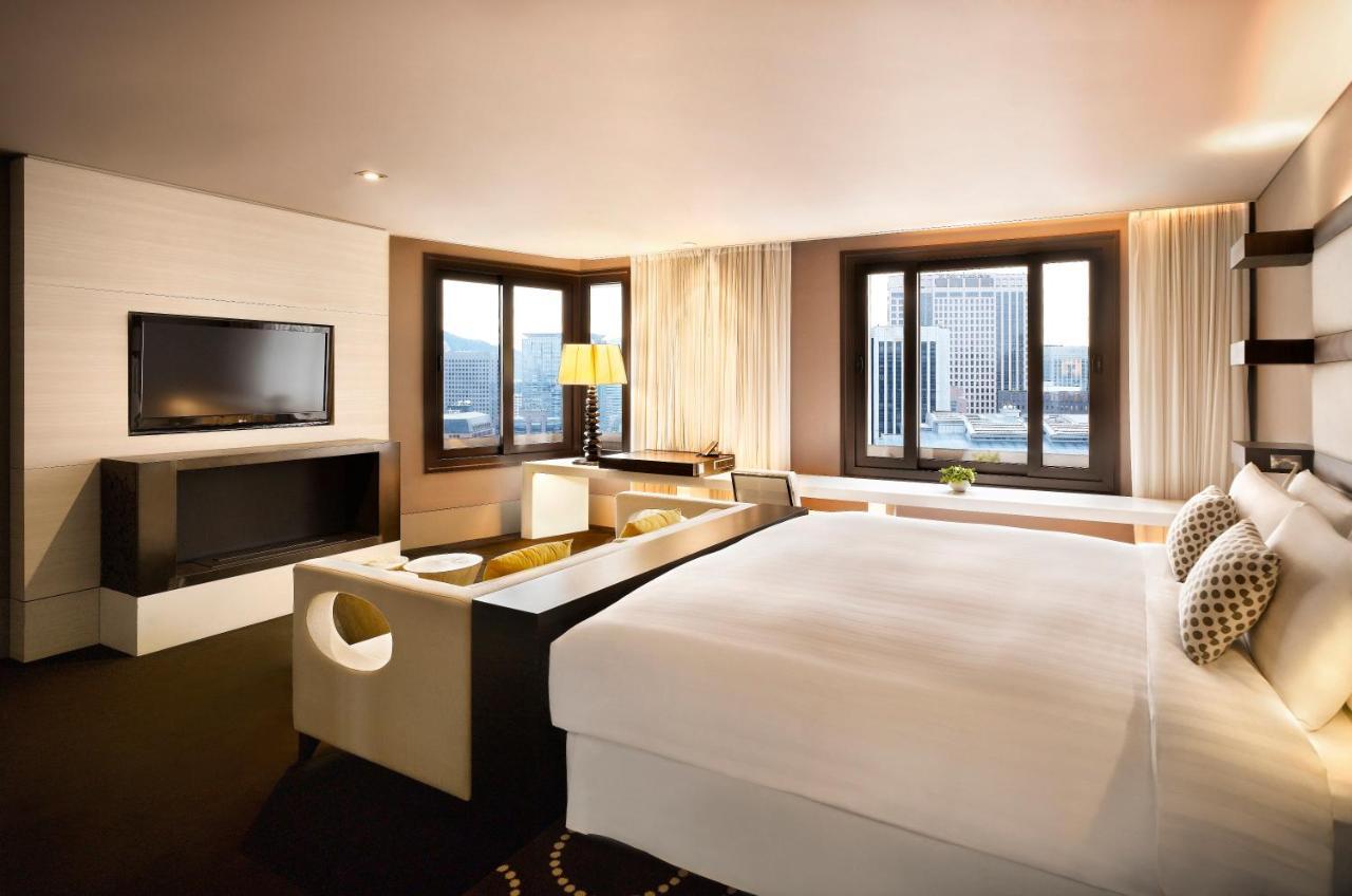 Plaza Suite,1550357473:JPEG