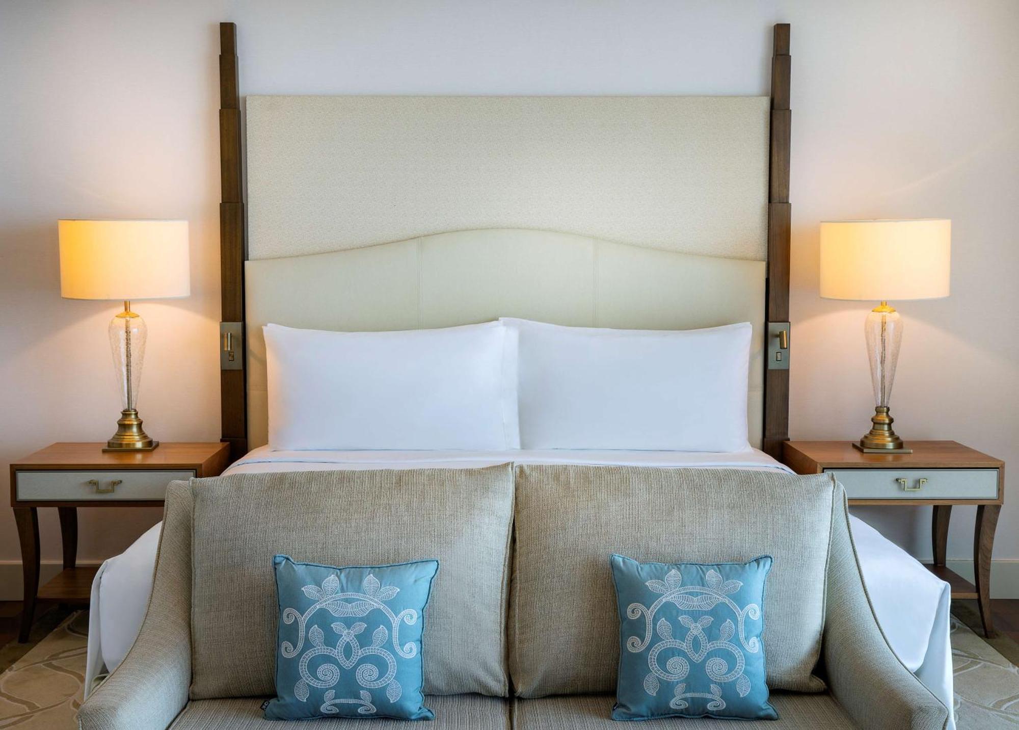 Habitación Deluxe con vistas al perfil urbano y al mar - Cama extragrande