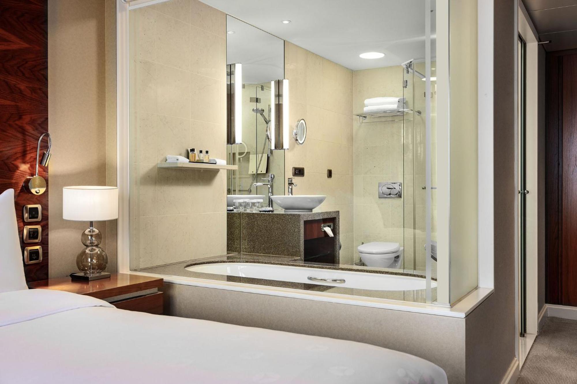 Family package with adjoining rooms,1590334423:JPEG