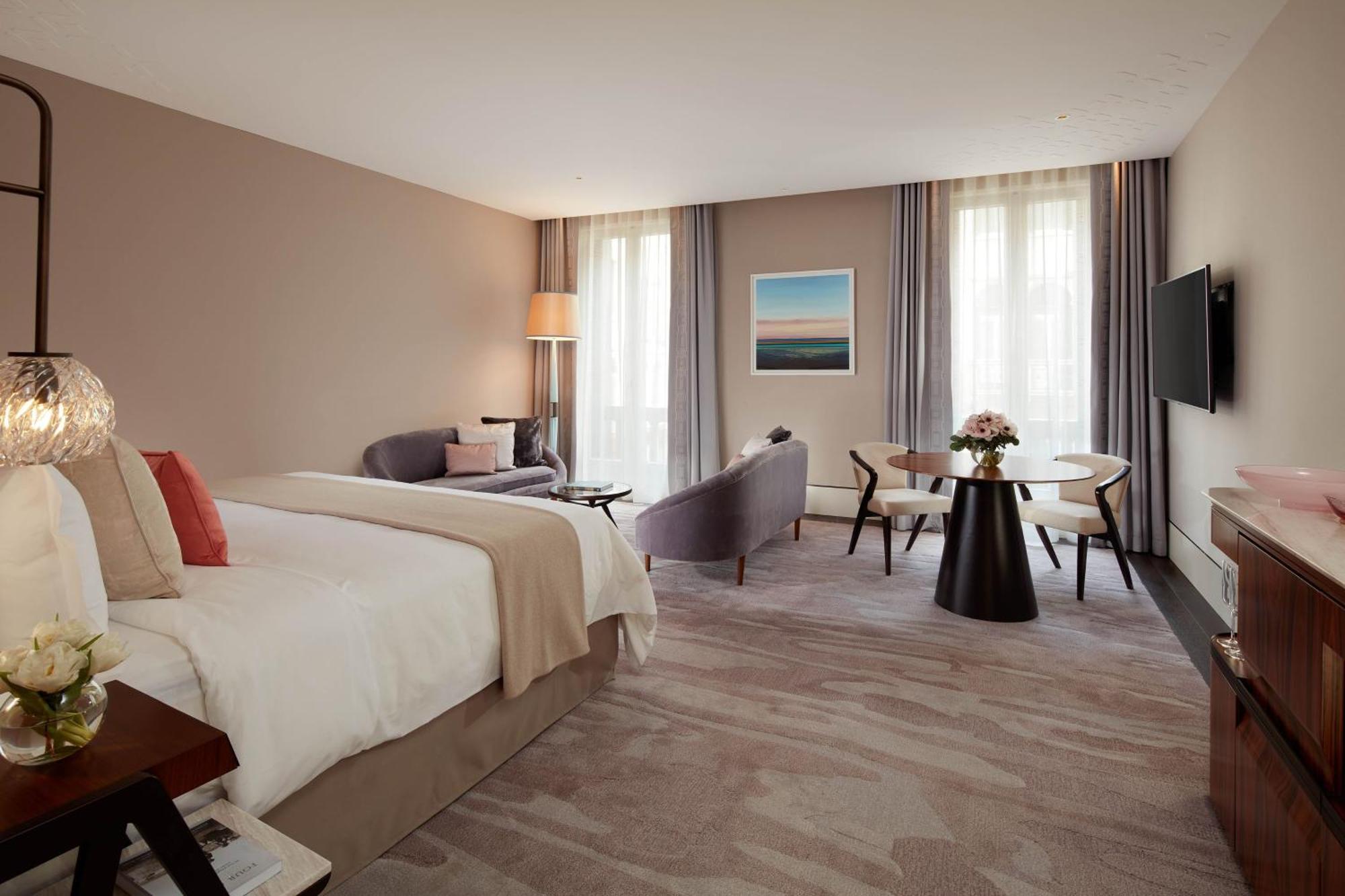 Suite Junior Astor con vistas a la ciudad - Cama extragrande