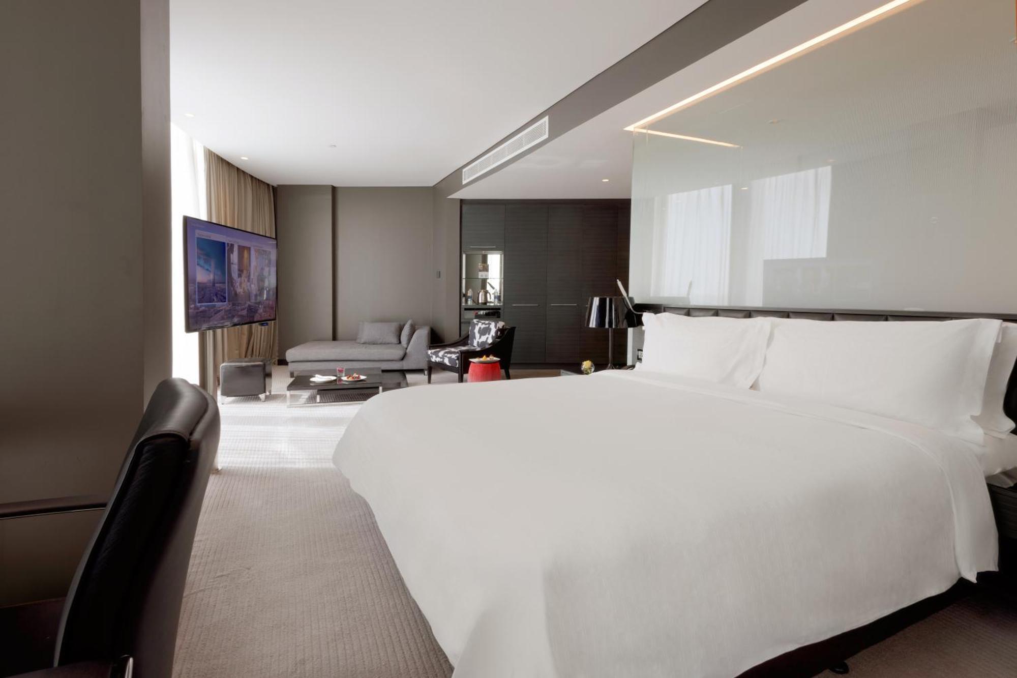 Habitación Amplia con vistas a la ciudad - Cama extragrande