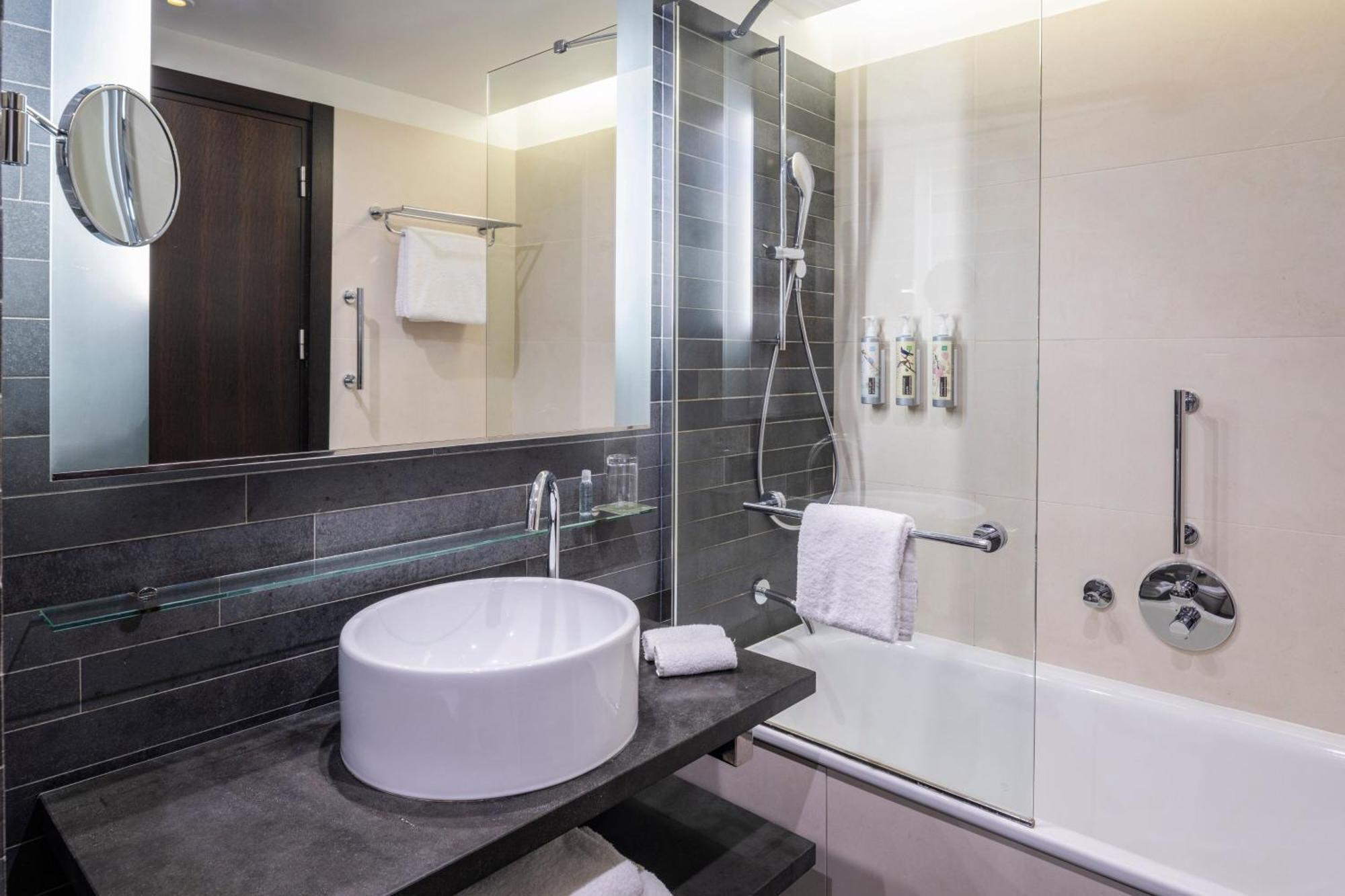 Habitación Prestige con balcón y vistas al jardín