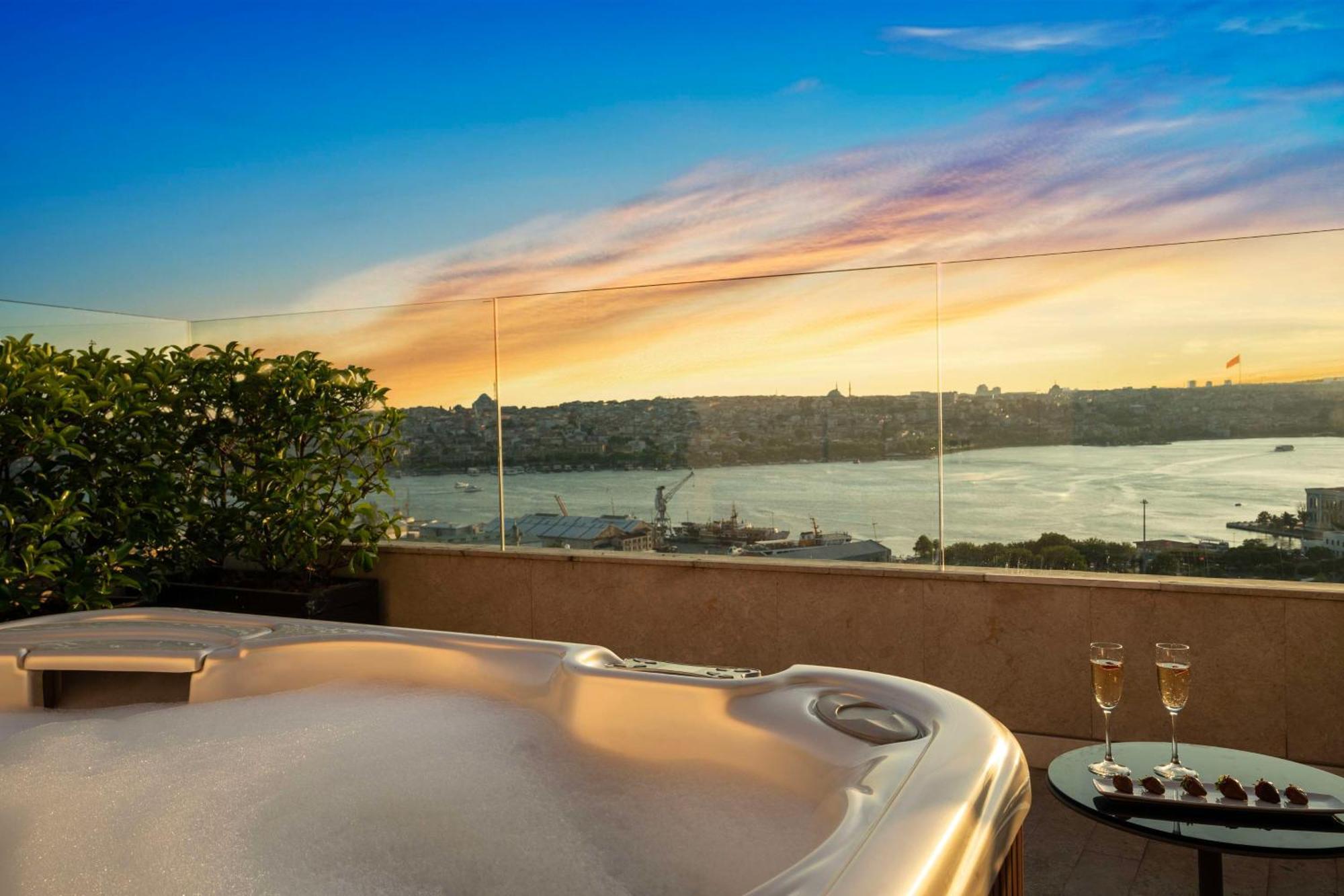 Suite Panorámica con terraza y vistas al Cuerno de Oro
