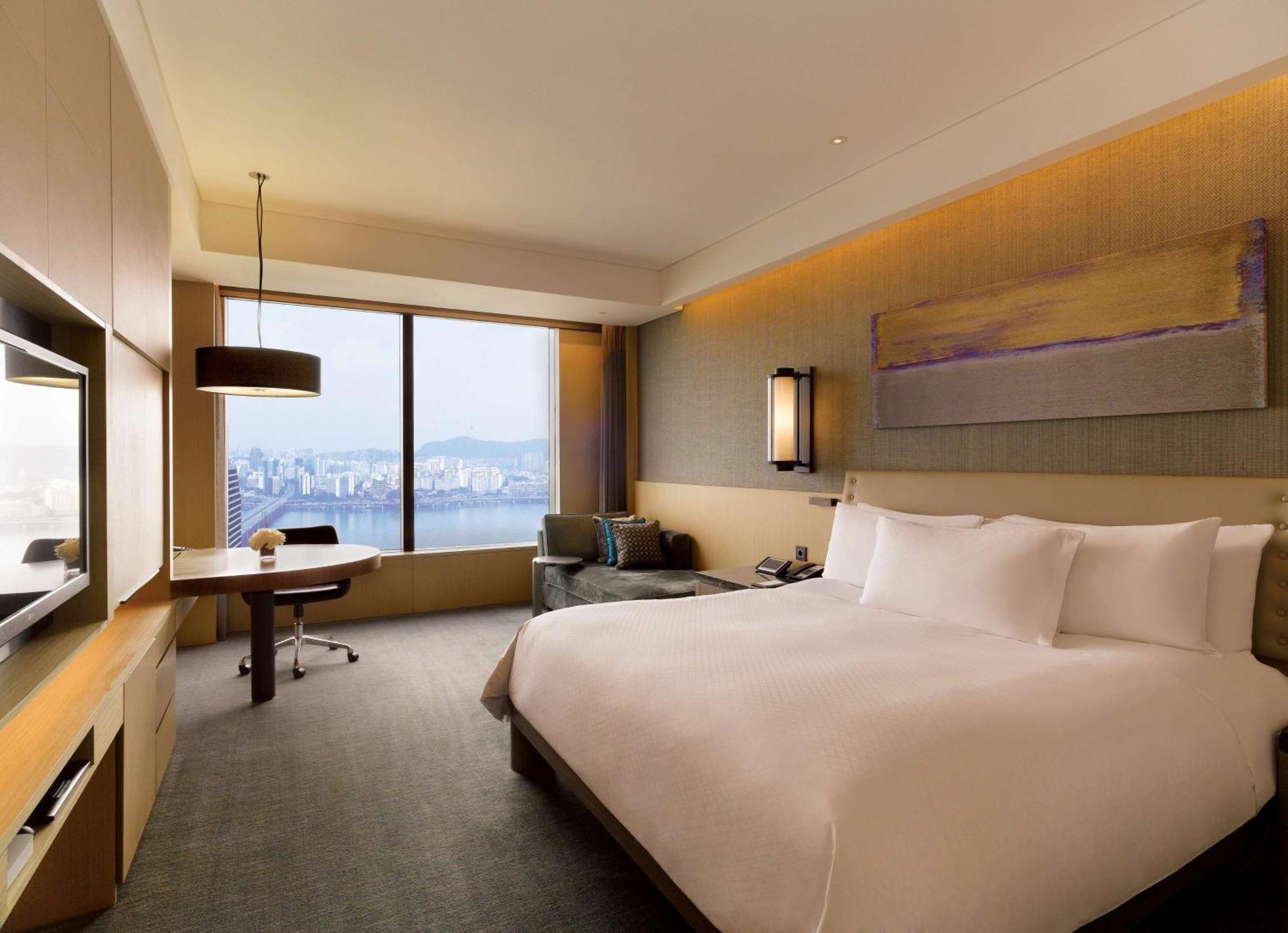 Premium King Room - River View,1605387949:JPEG