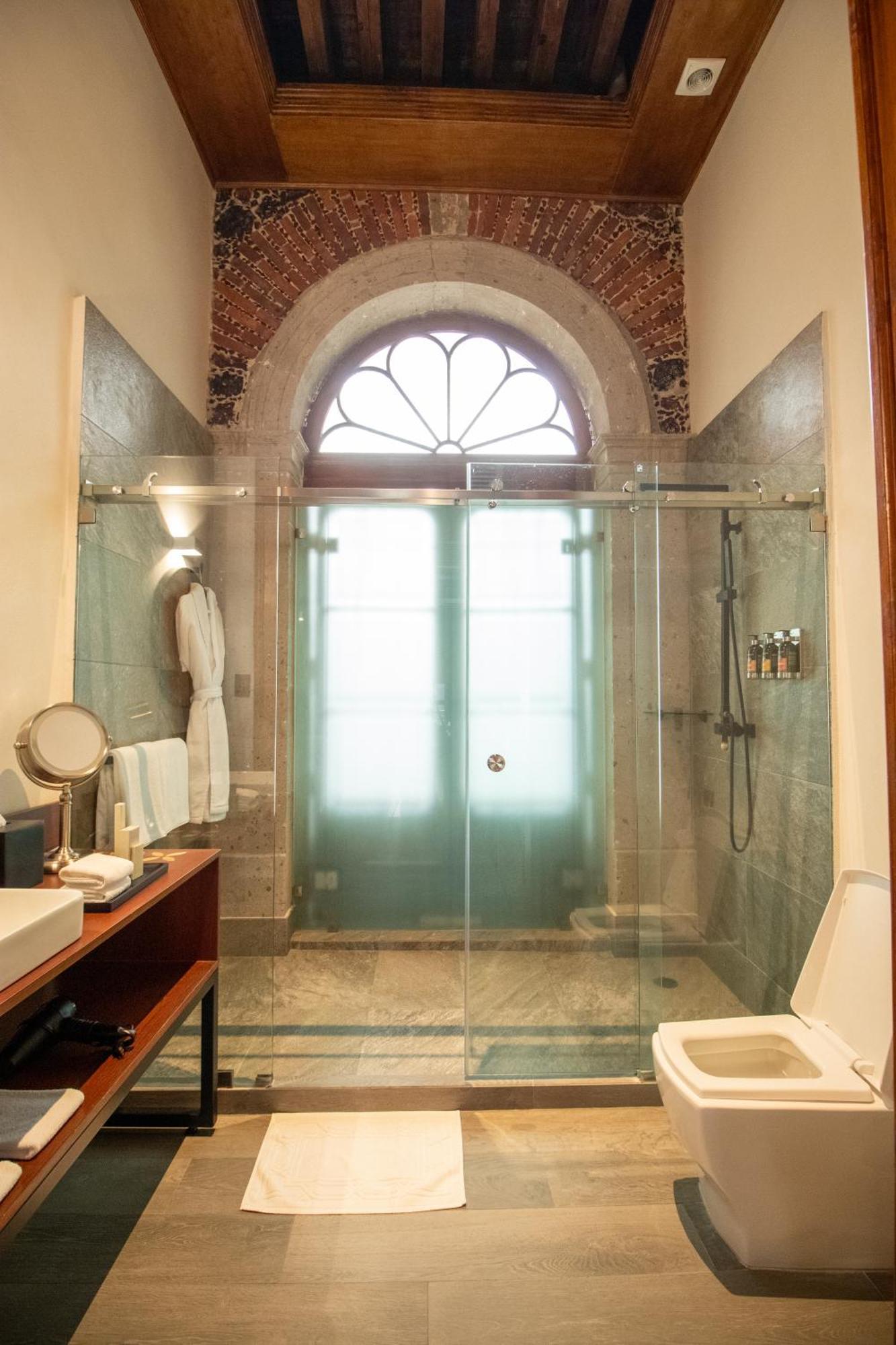 Presidential Suite,1587566567:JPEG