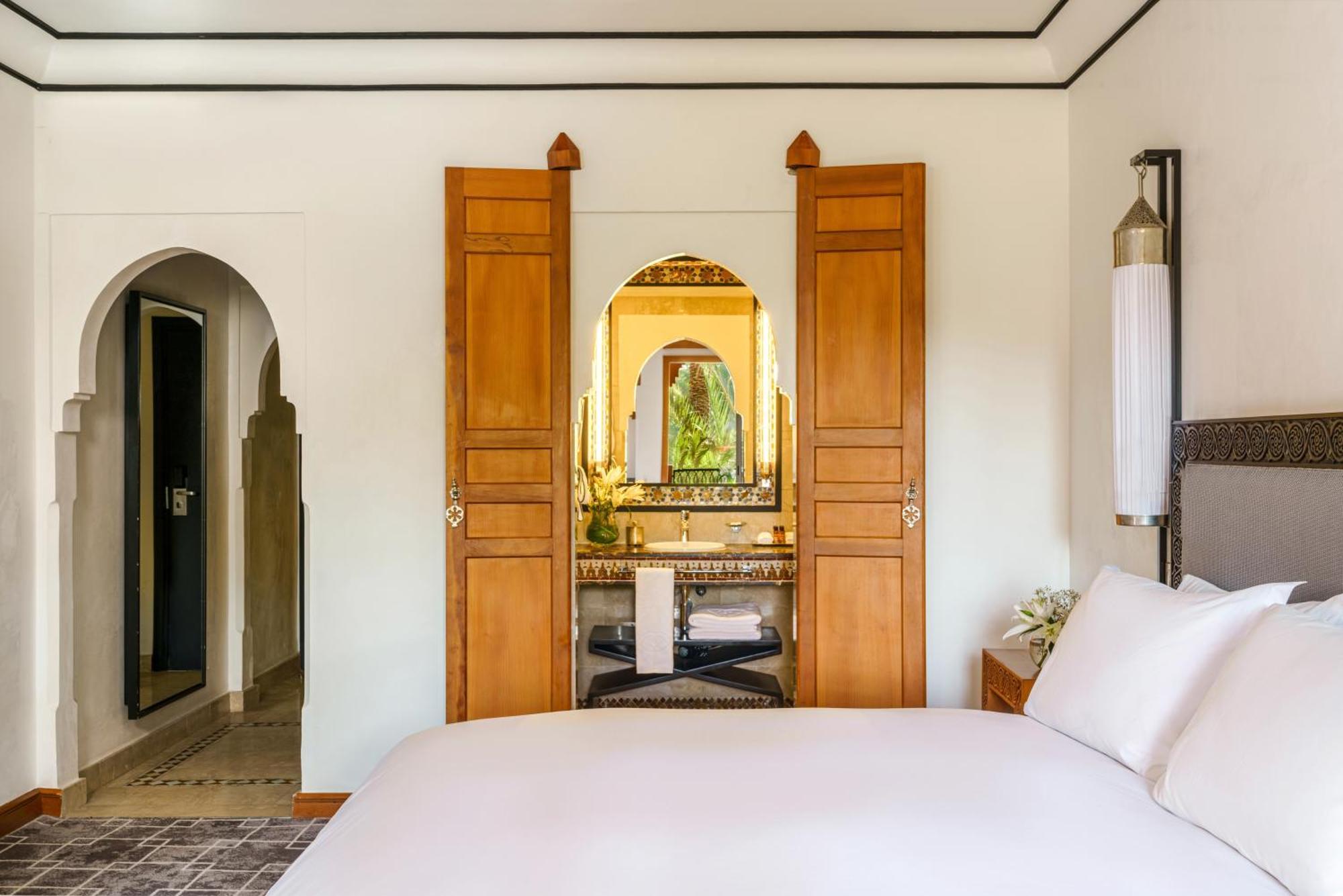 Habitación Deluxe con balcón y vistas a la piscina