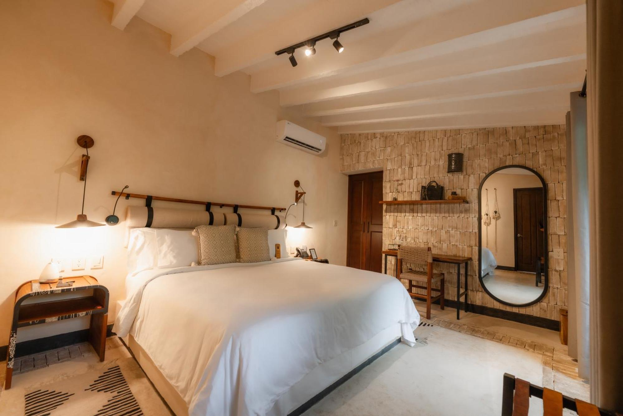 Standard King Room,1592925027:JPEG