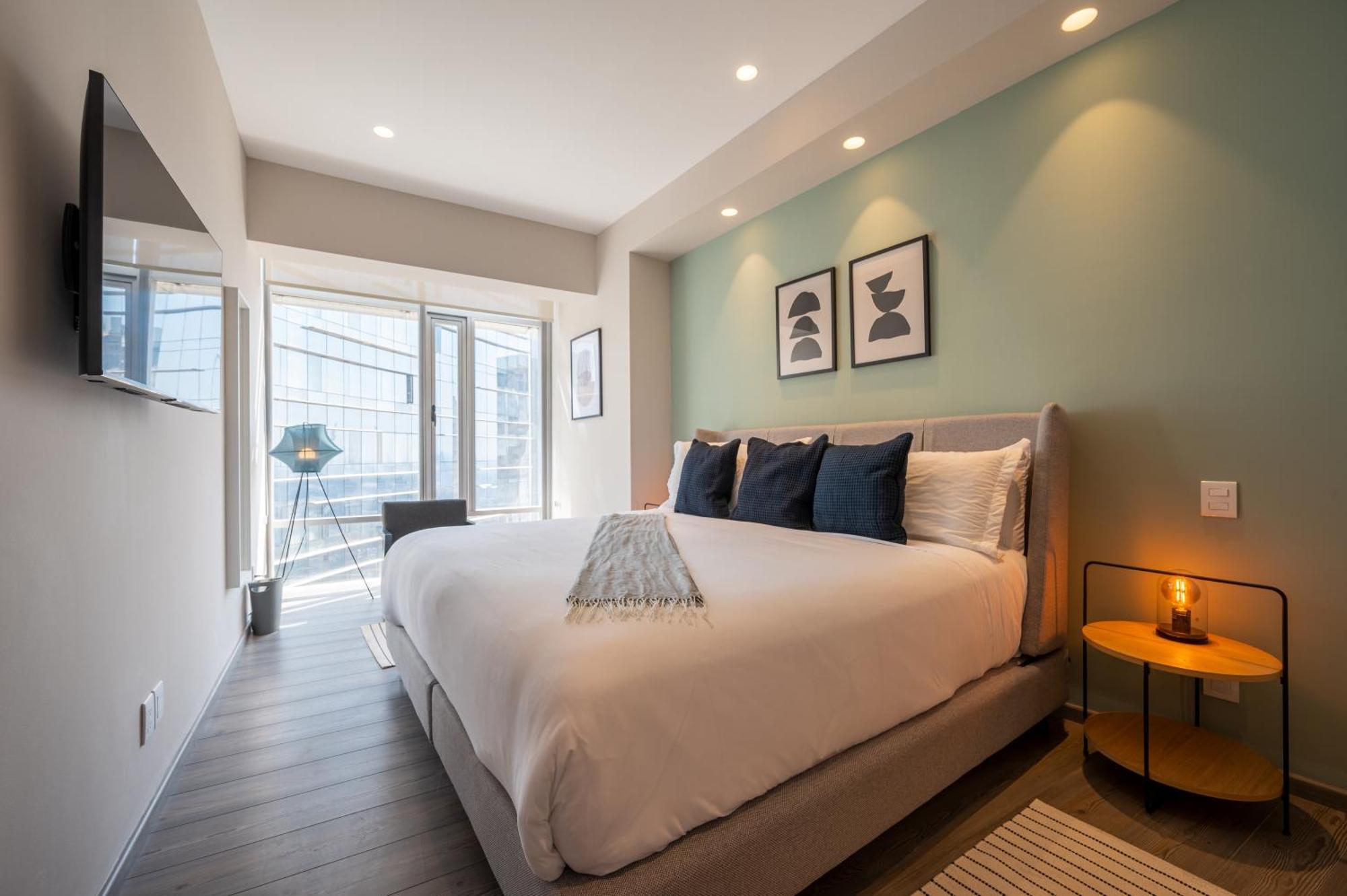 Luxury Apartment, 1 Bedroom, City views