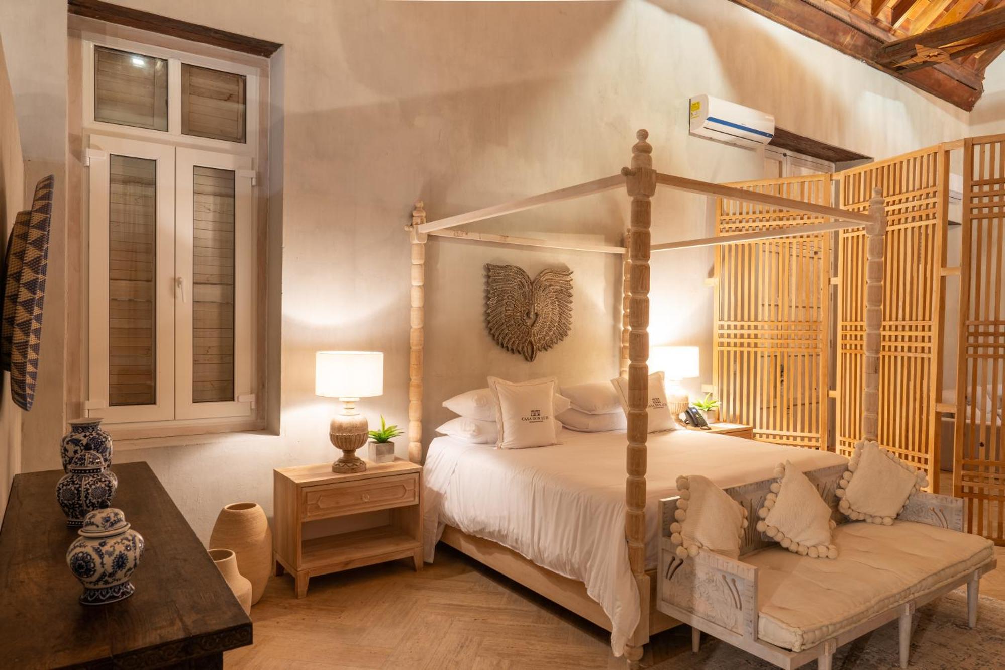 1 Bedroom Suite-King Bed With Balcony,1743409017:JPEG