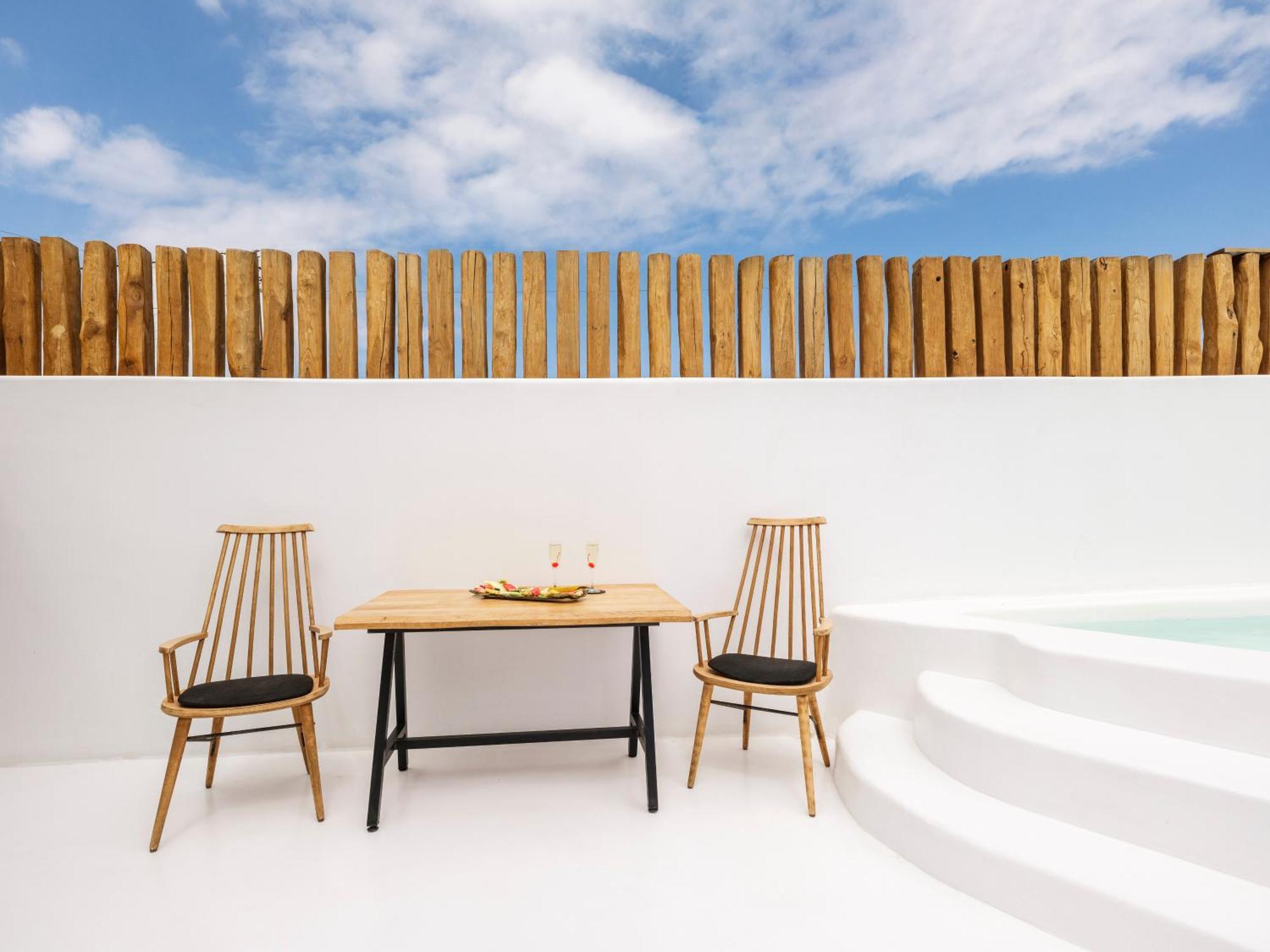 Suite Private Pool,1603085566:JPEG