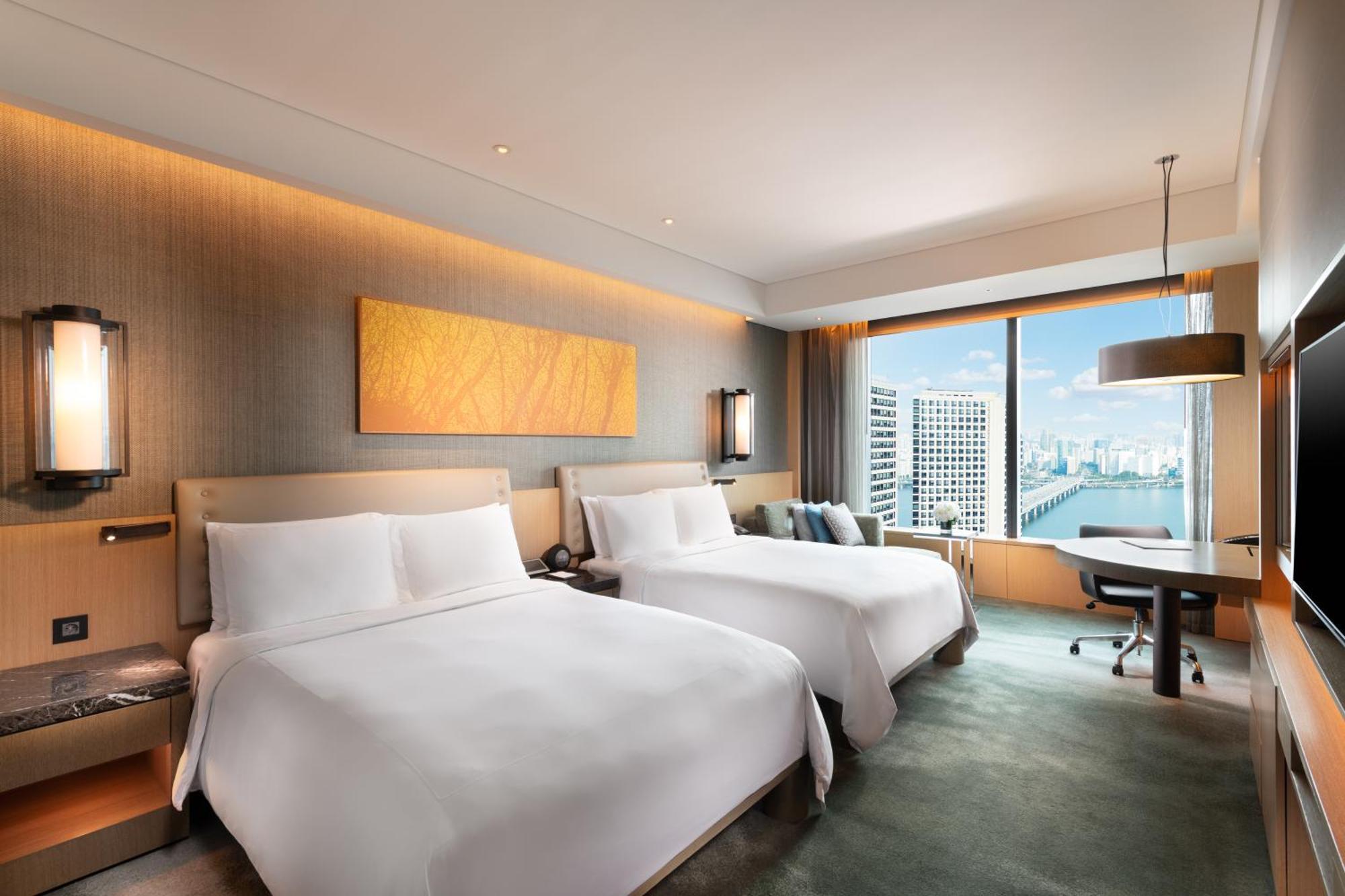 Deluxe Queen Room with Two Queen Beds - City and River View,1604776199:JPEG