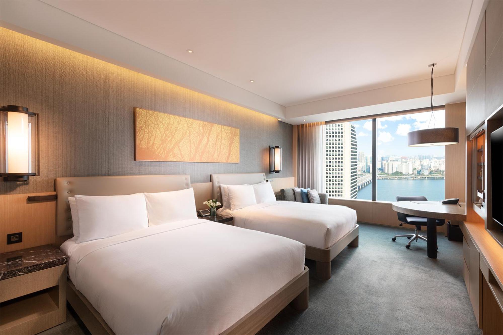 Premium Queen Room with Two Queen Beds - River View,1604776199:JPEG