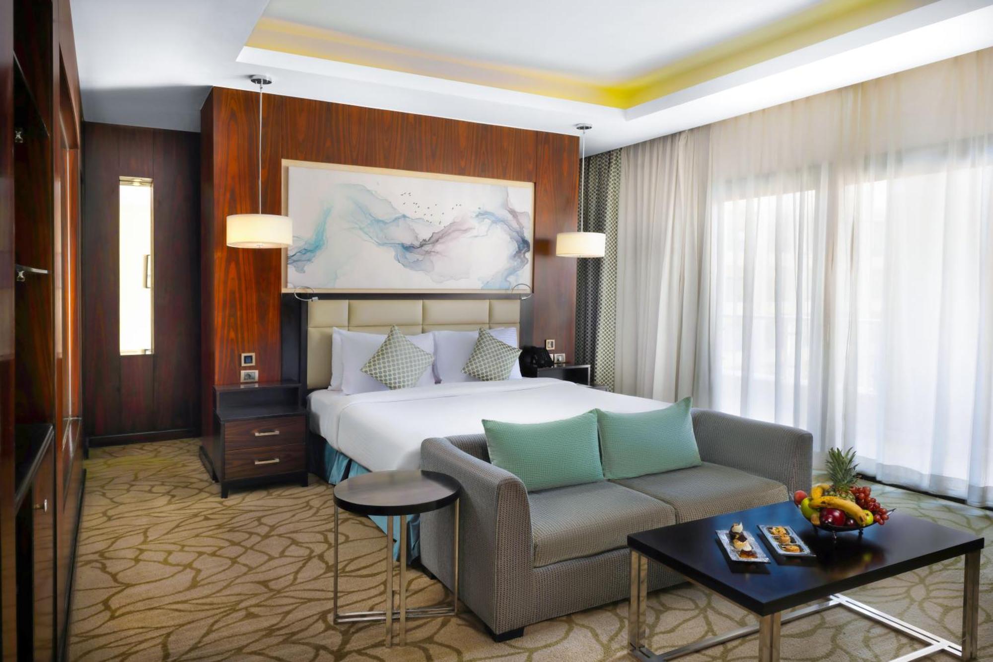 Solo egipcios y residentes - Habitación Premium con cama extragrande y vistas a la piscina