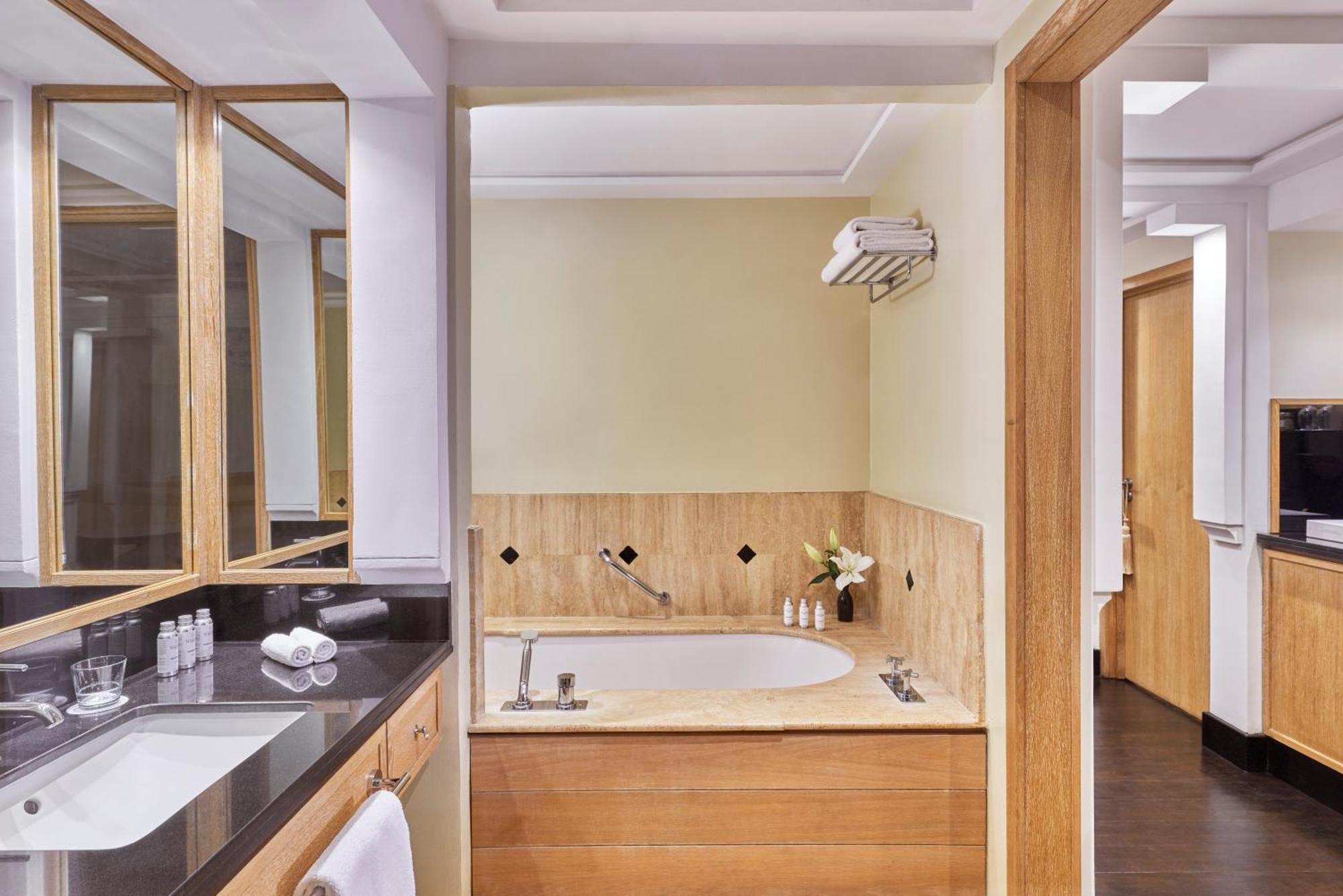 Superior Room,1606045037:JPEG