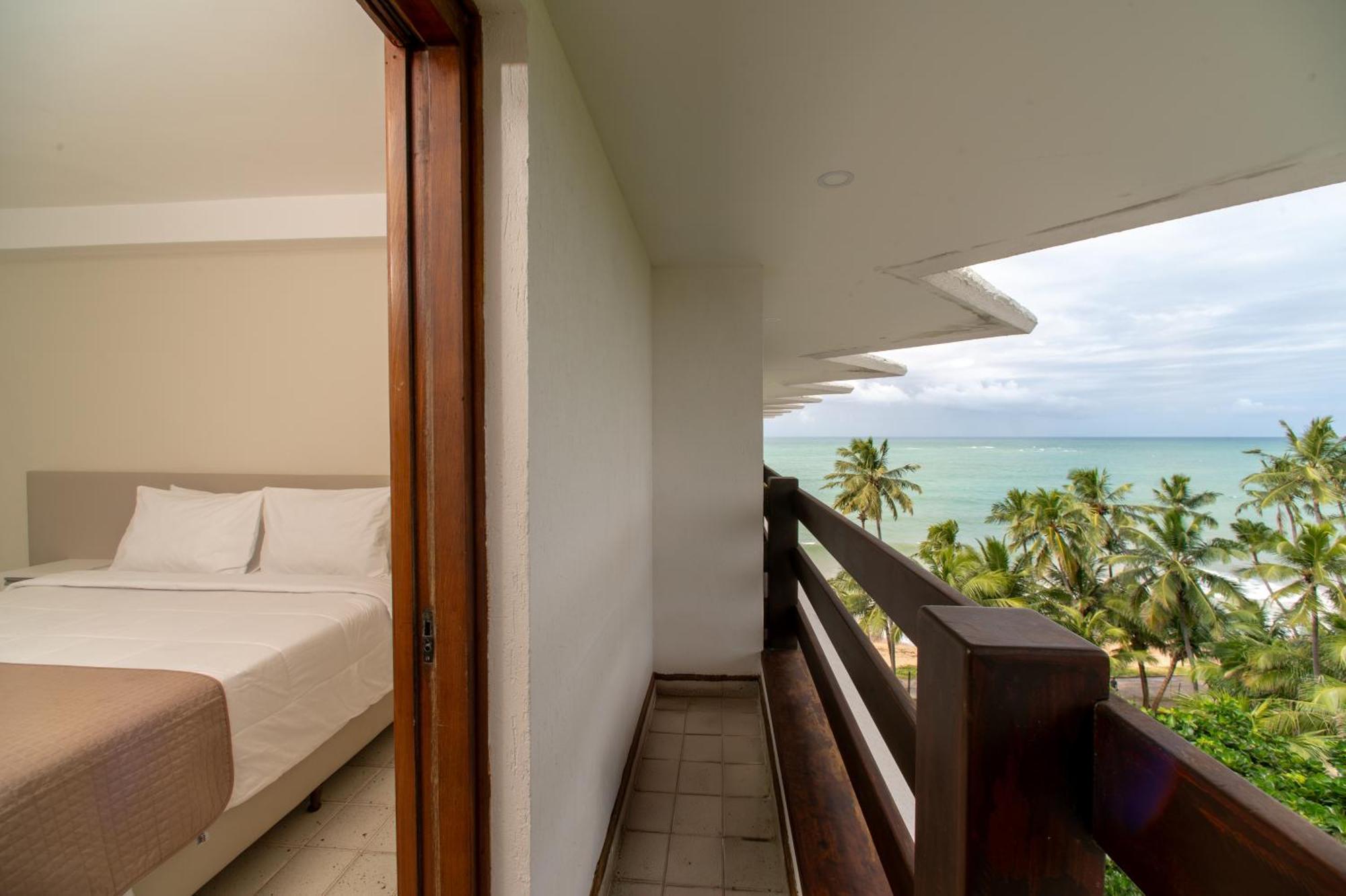 Apartamento Familiar Premium de 2 plantas con sala de estar, balcón y vistas frontales al mar