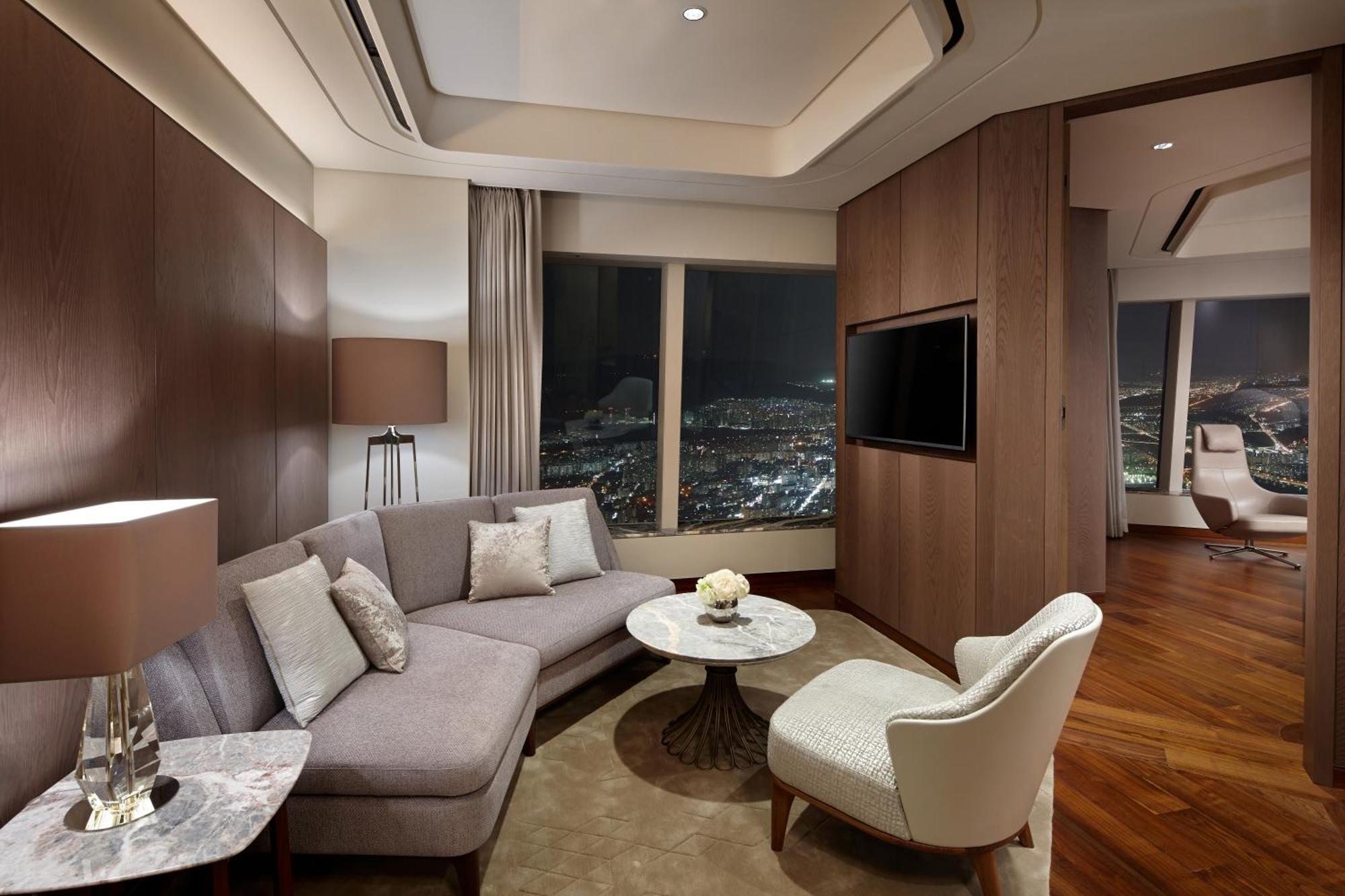 Suite Doble Deluxe con vistas al río y bañera panorámica