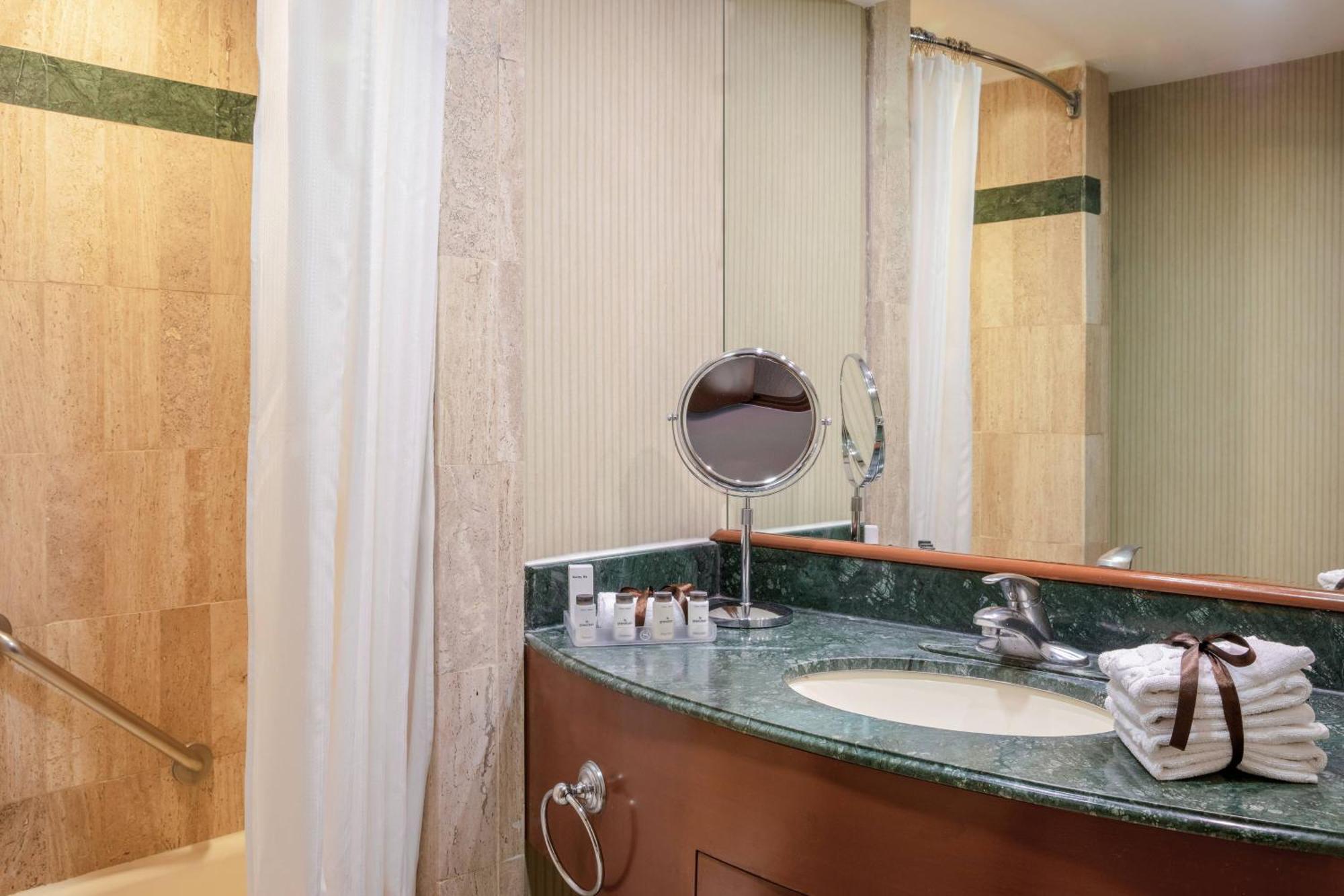 Habitación Clásica con 1 cama extragrande - Torre Danubio