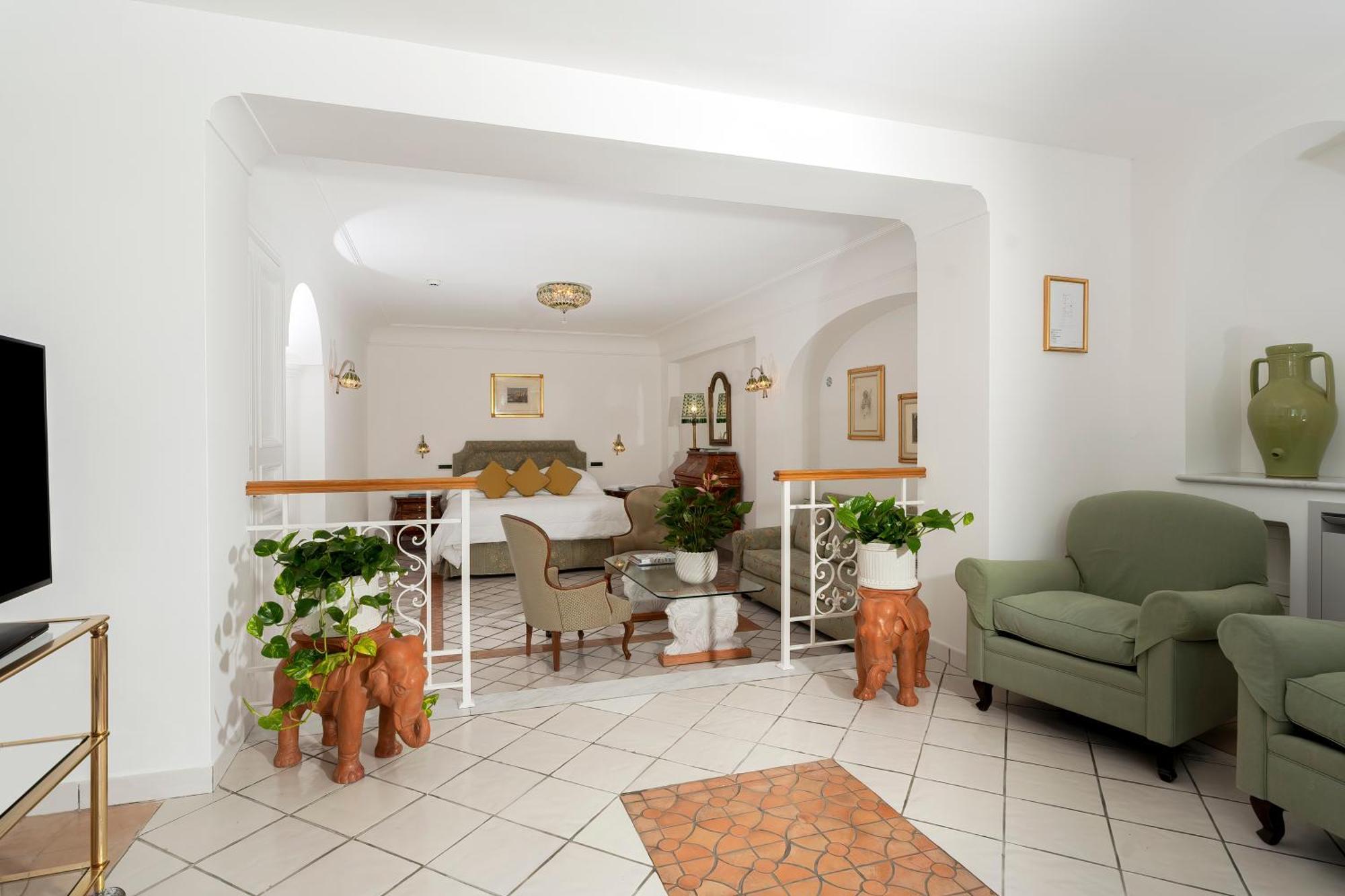 Suite Junior con terraza y vistas al mar