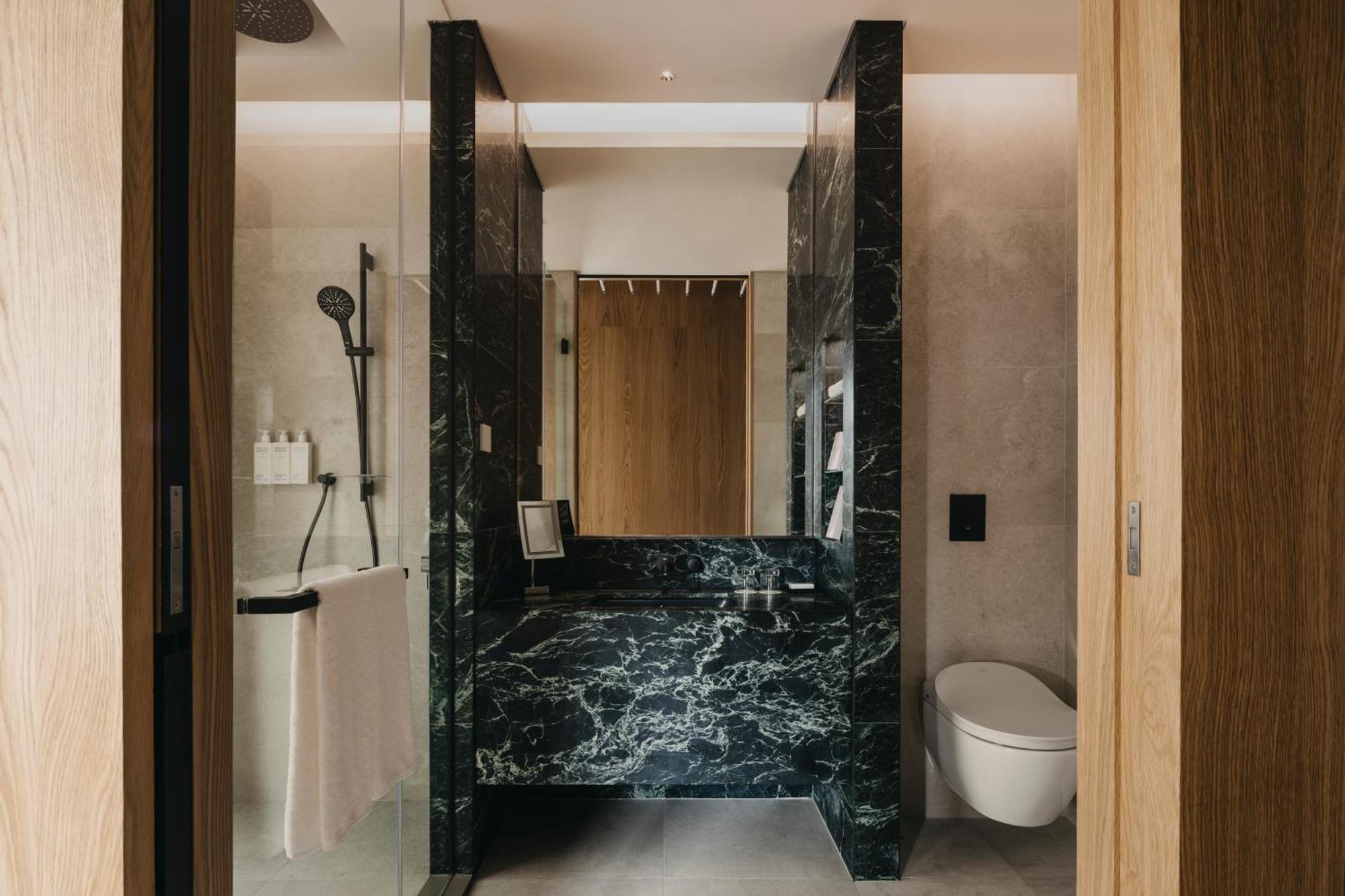 Shophouse Suite with Club Benefits