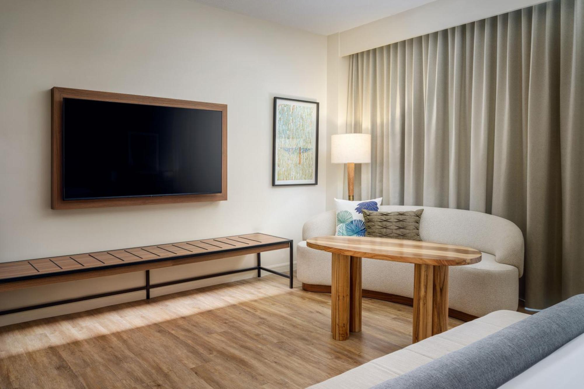 Habitación con cama extragrande.