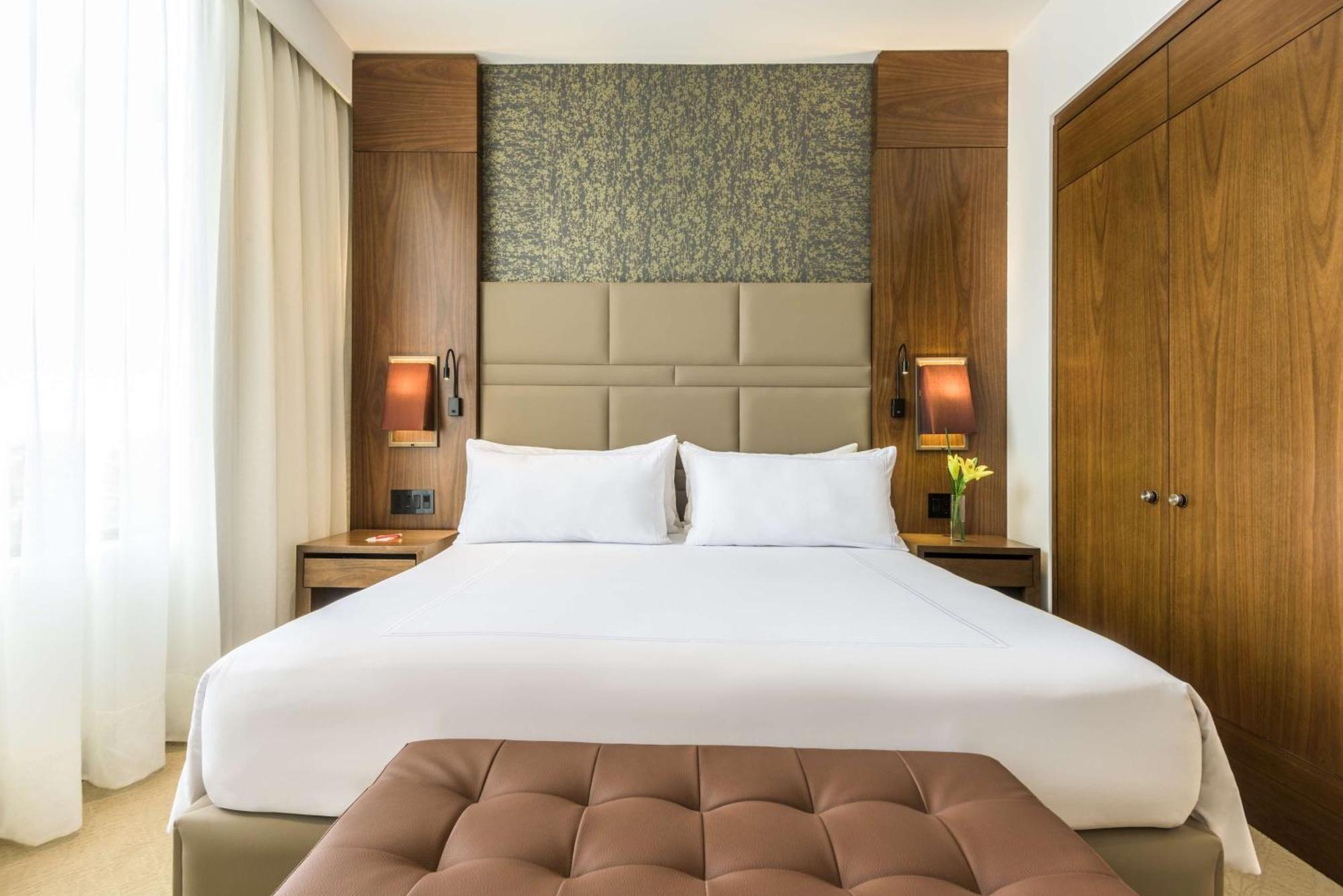 Suite con vistas y cama supletoria (2 adultos + 1 niño)