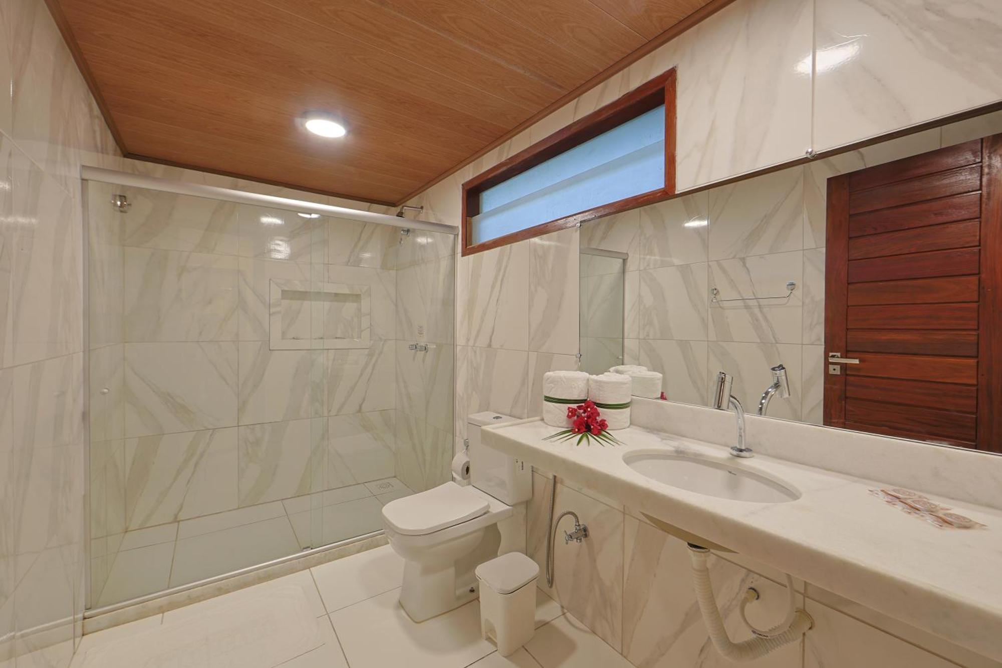 Habitación con vistas al jardín.