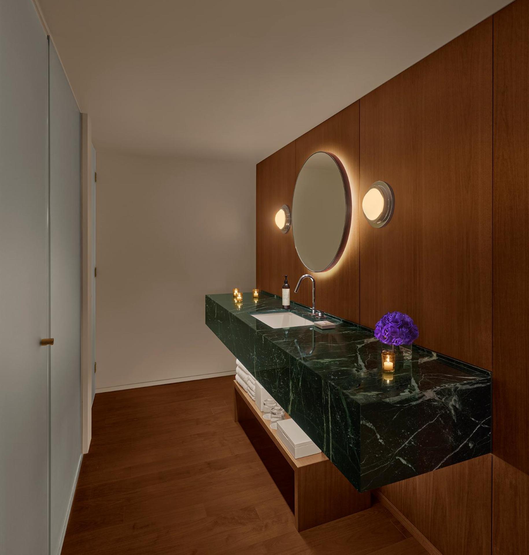 Habitación Doble Superior con vistas a la ciudad - Cama doble grande
