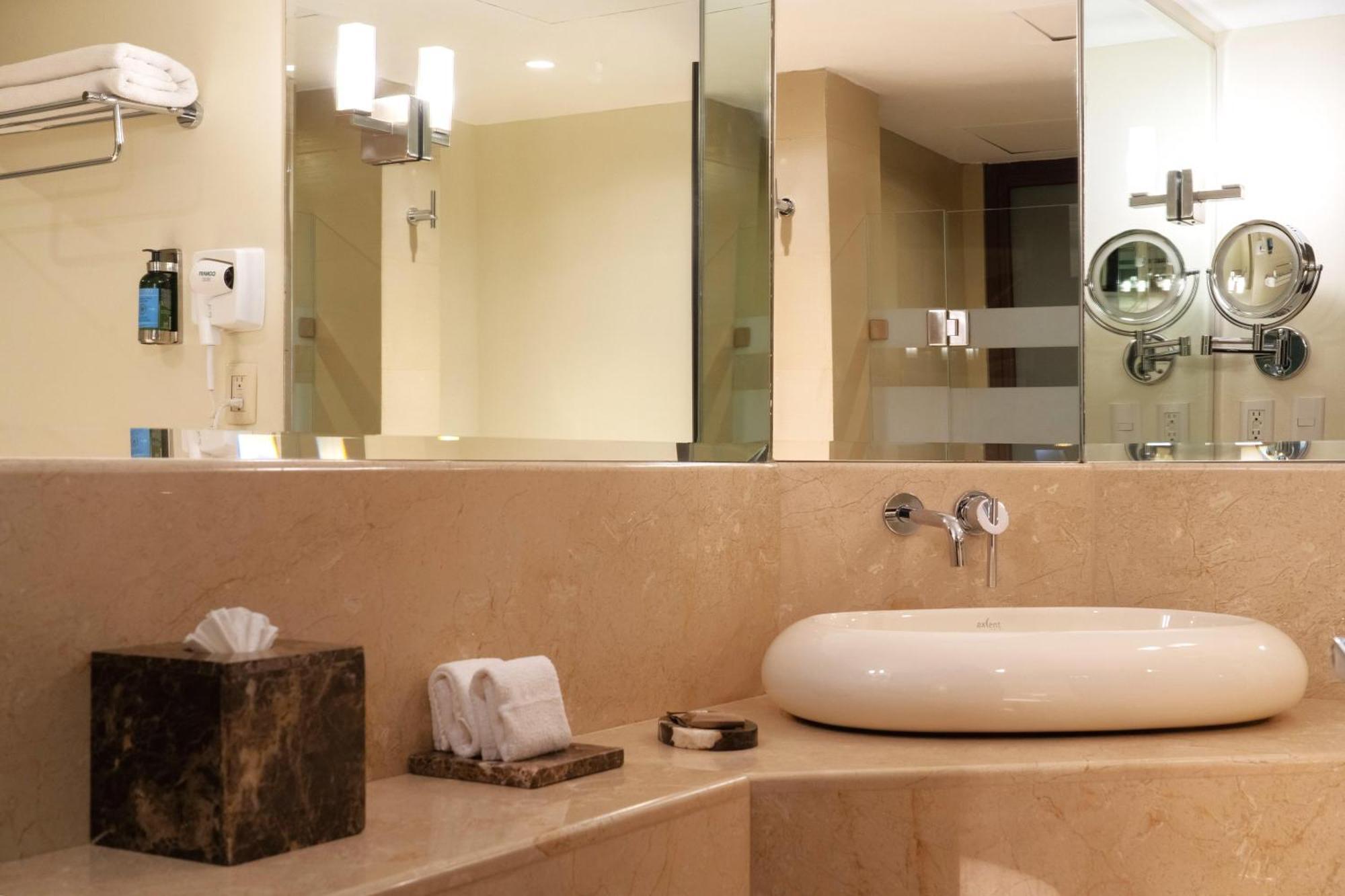 Suite,1665410323:JPEG