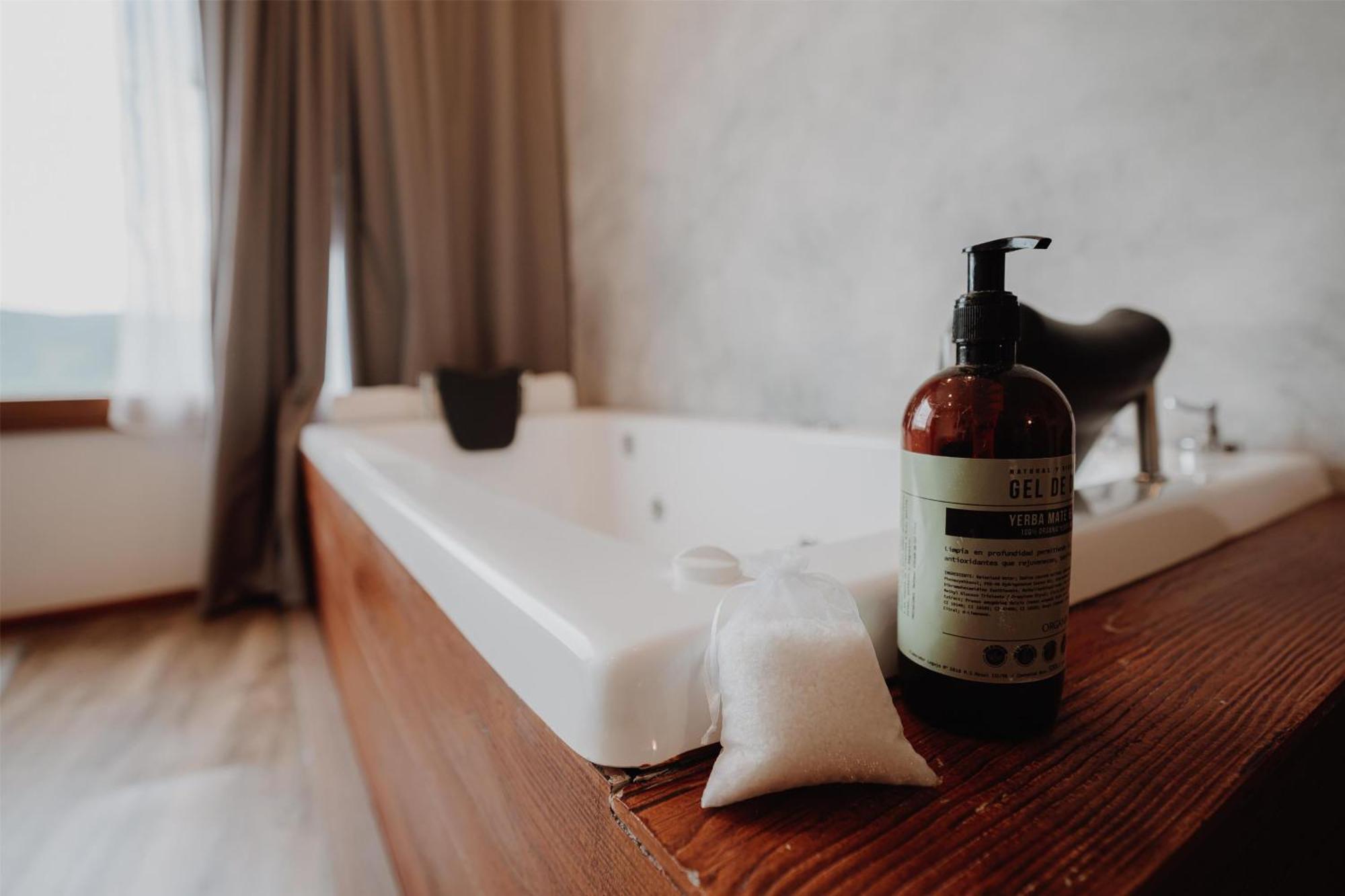 Suite con bañera de hidromasaje - Cama extragrande