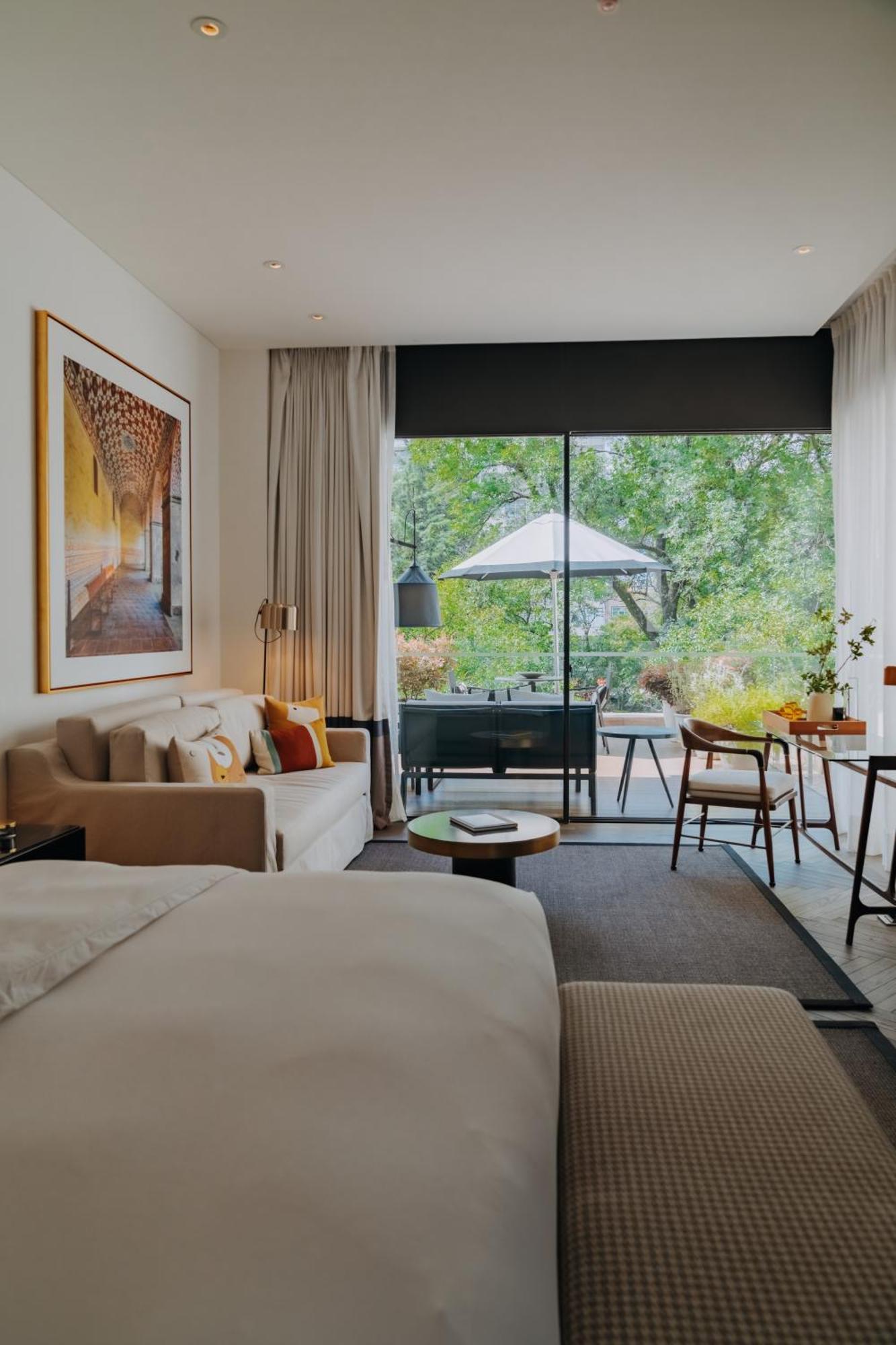 Lincoln Park Suite,1699439465:JPEG