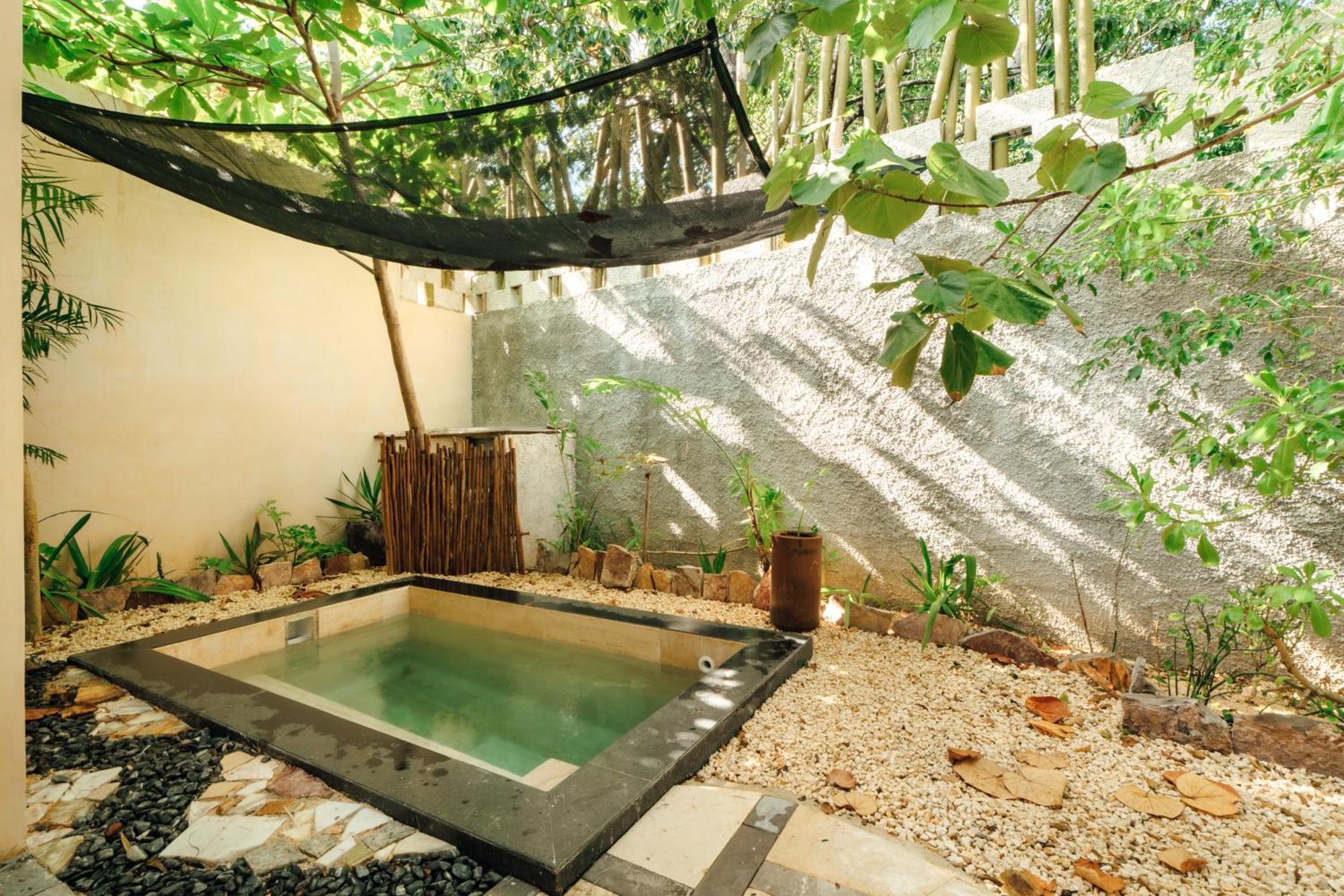 Double Room with Pool View,1710818085:JPEG